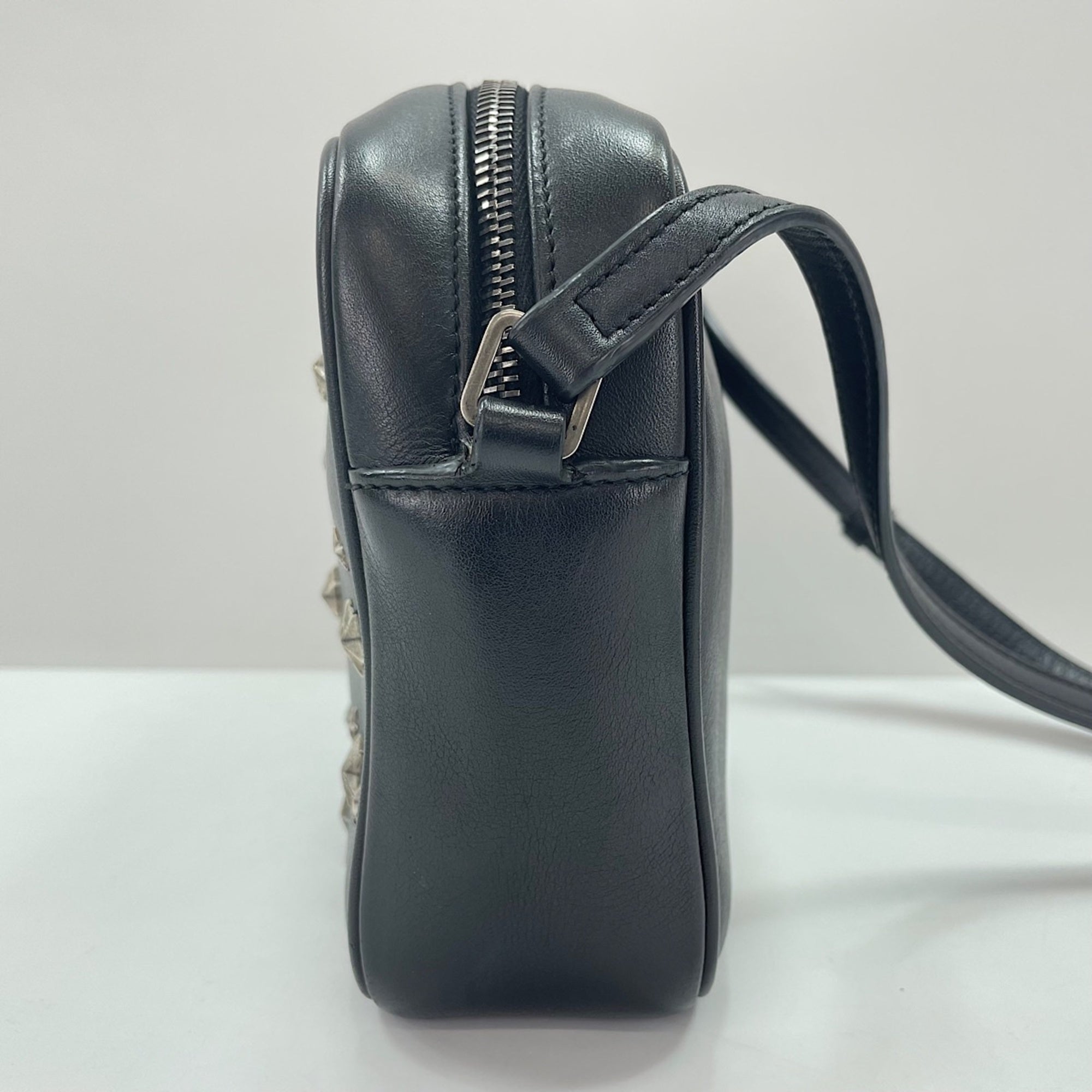 Yves Saint Laurent Black Shoulder Bag (Pre-Owned)
