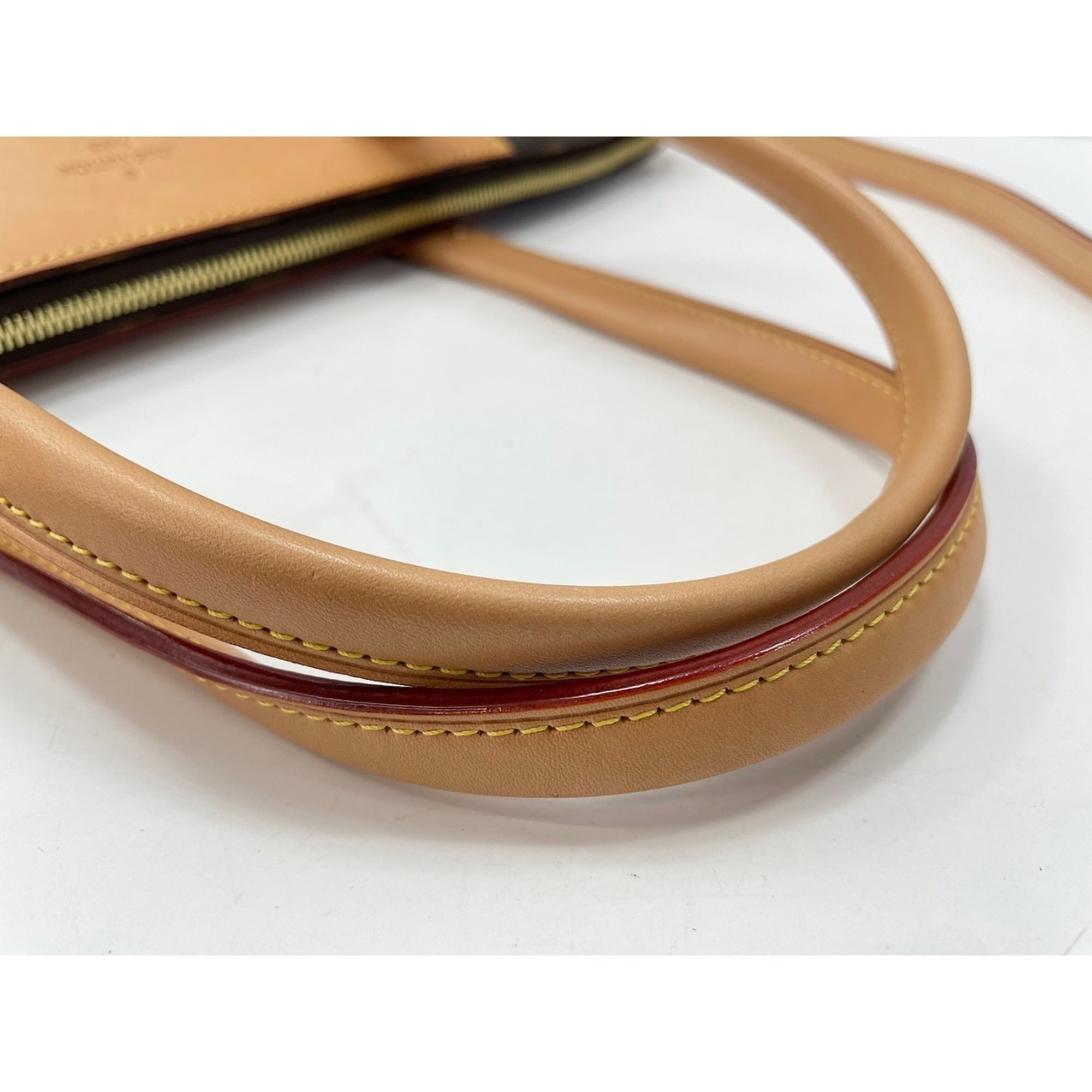 Louis Vuitton Brown Shoulder Bag (Pre-Owned)