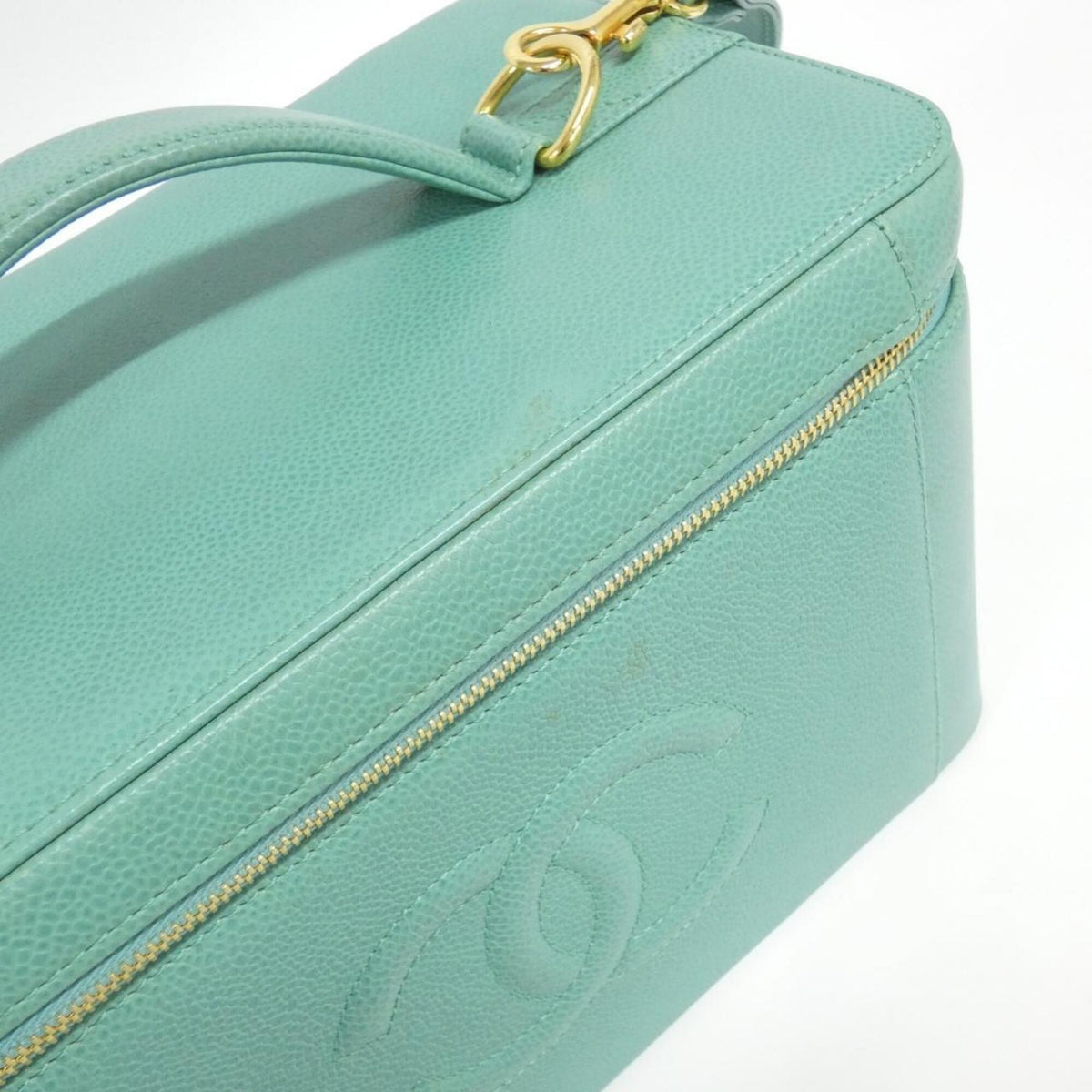 Chanel Green Grained Calfskin Handbag (Pre-Owned)