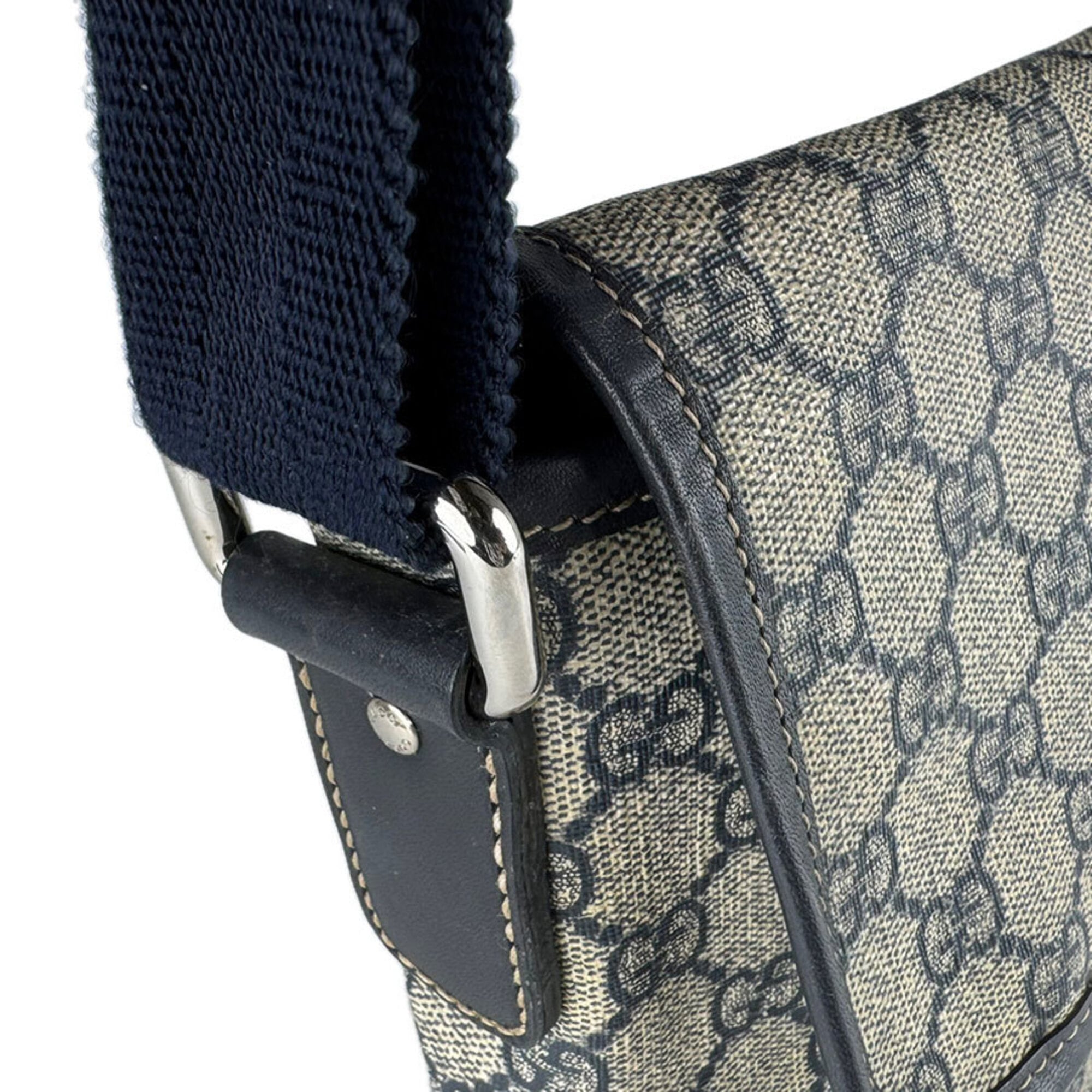 Gucci Navy Gg Supreme Shoulder Bag (Pre-Owned)