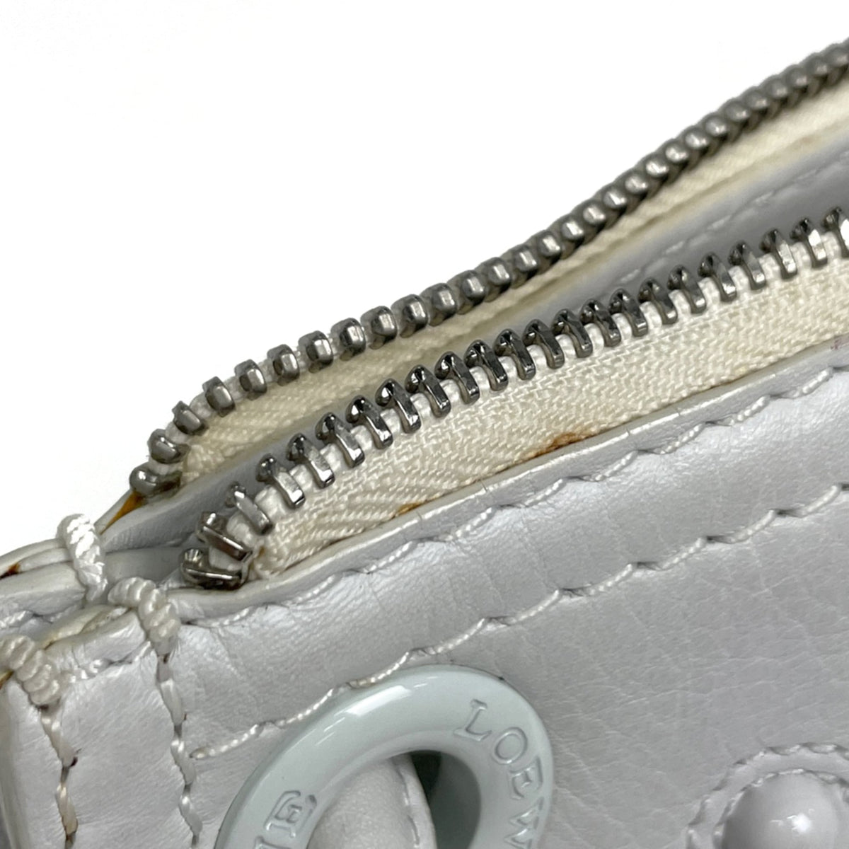 Loewe White Leather Tote Bag (Pre-Owned)