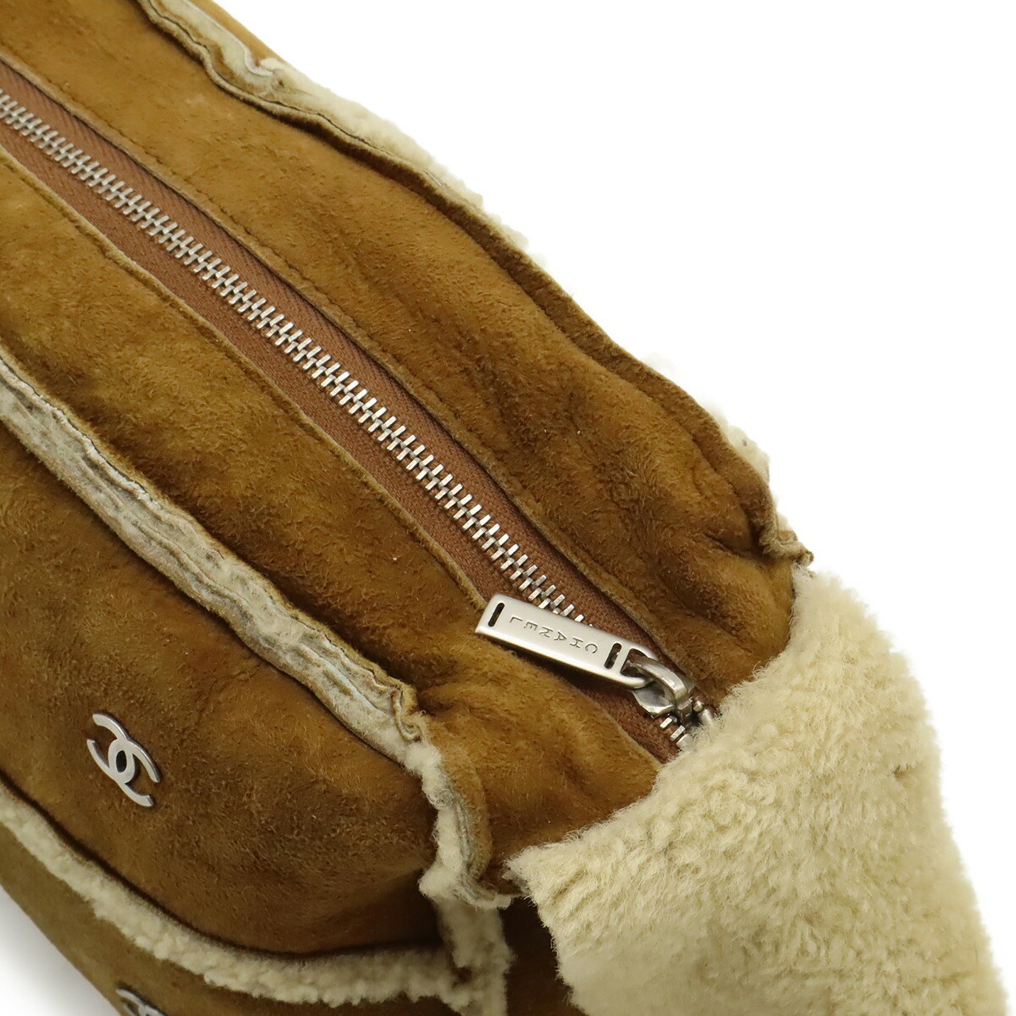 Chanel Mouton Brown Leather Shoulder Bag (Pre-Owned)