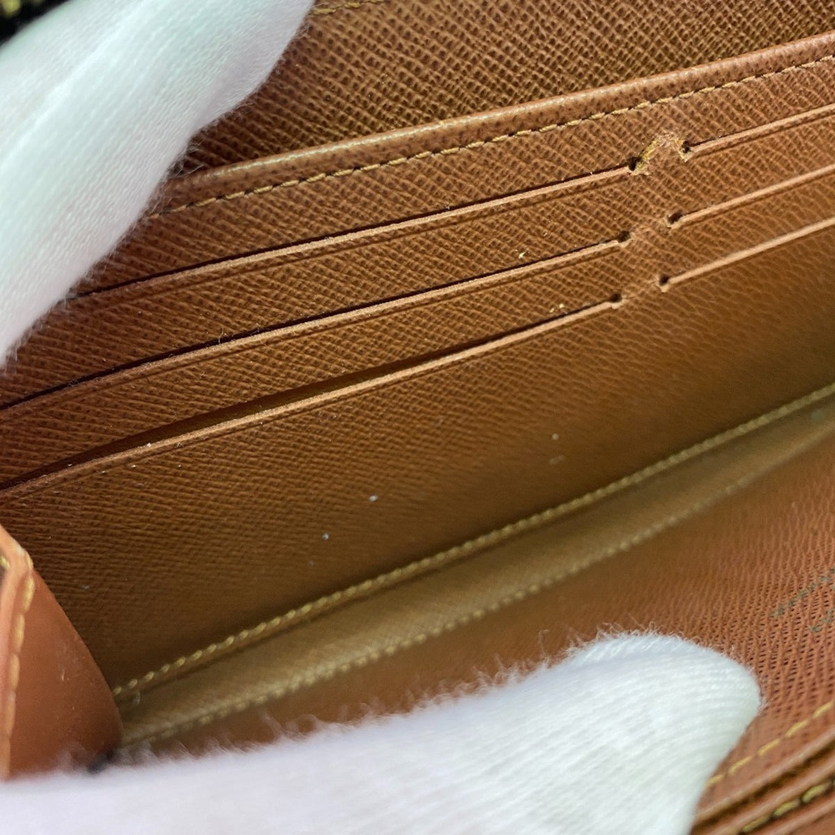 Louis Vuitton Brown Monogram Leather (Pre-Owned)