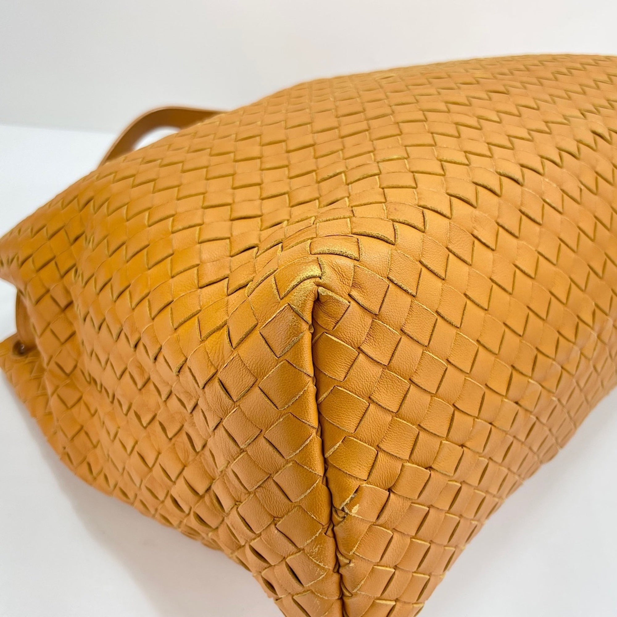 Bottega Veneta Intrecciato Yellow Leather Shoulder Bag (Pre-Owned)
