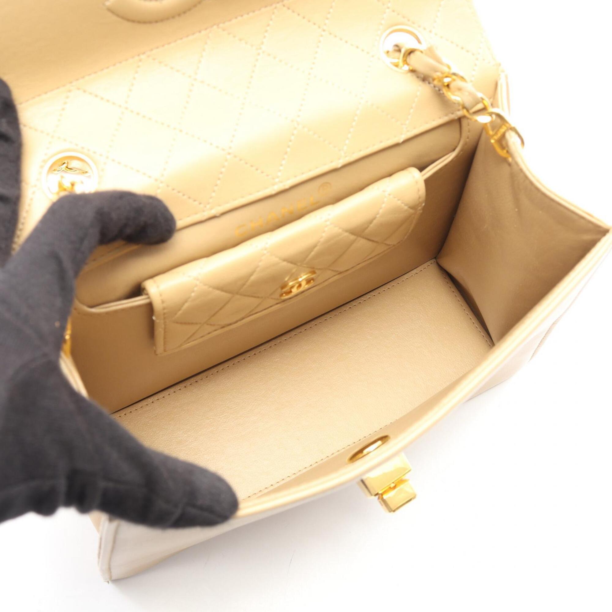 Chanel Matelasse Beige Leather Handbag Shoulder Bag (Pre-Owned)