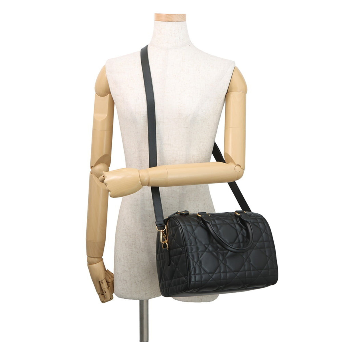 Christian Dior Black Leather Handbag (Pre-Owned)