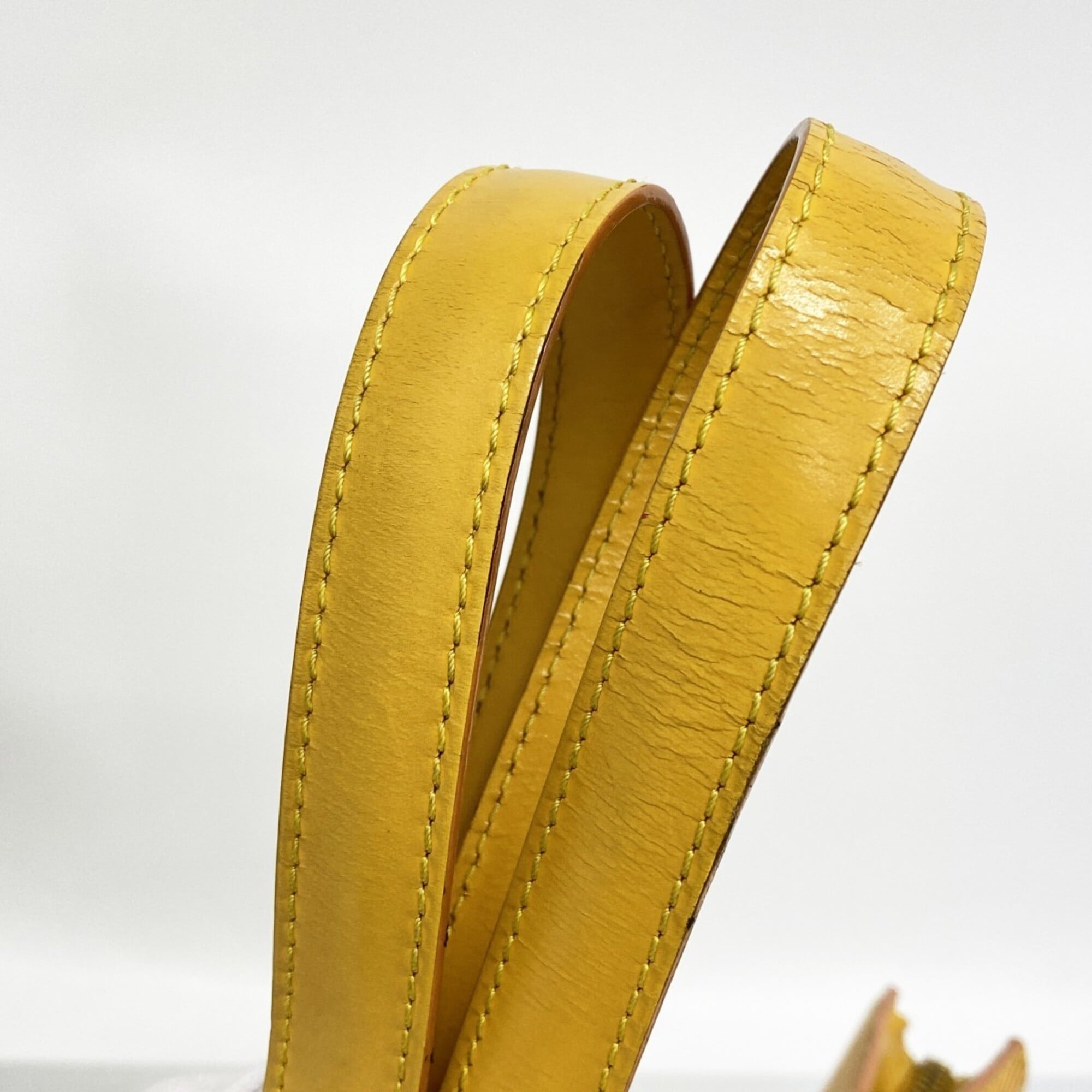 Louis Vuitton Jaune Shoulder Bag (Pre-Owned)