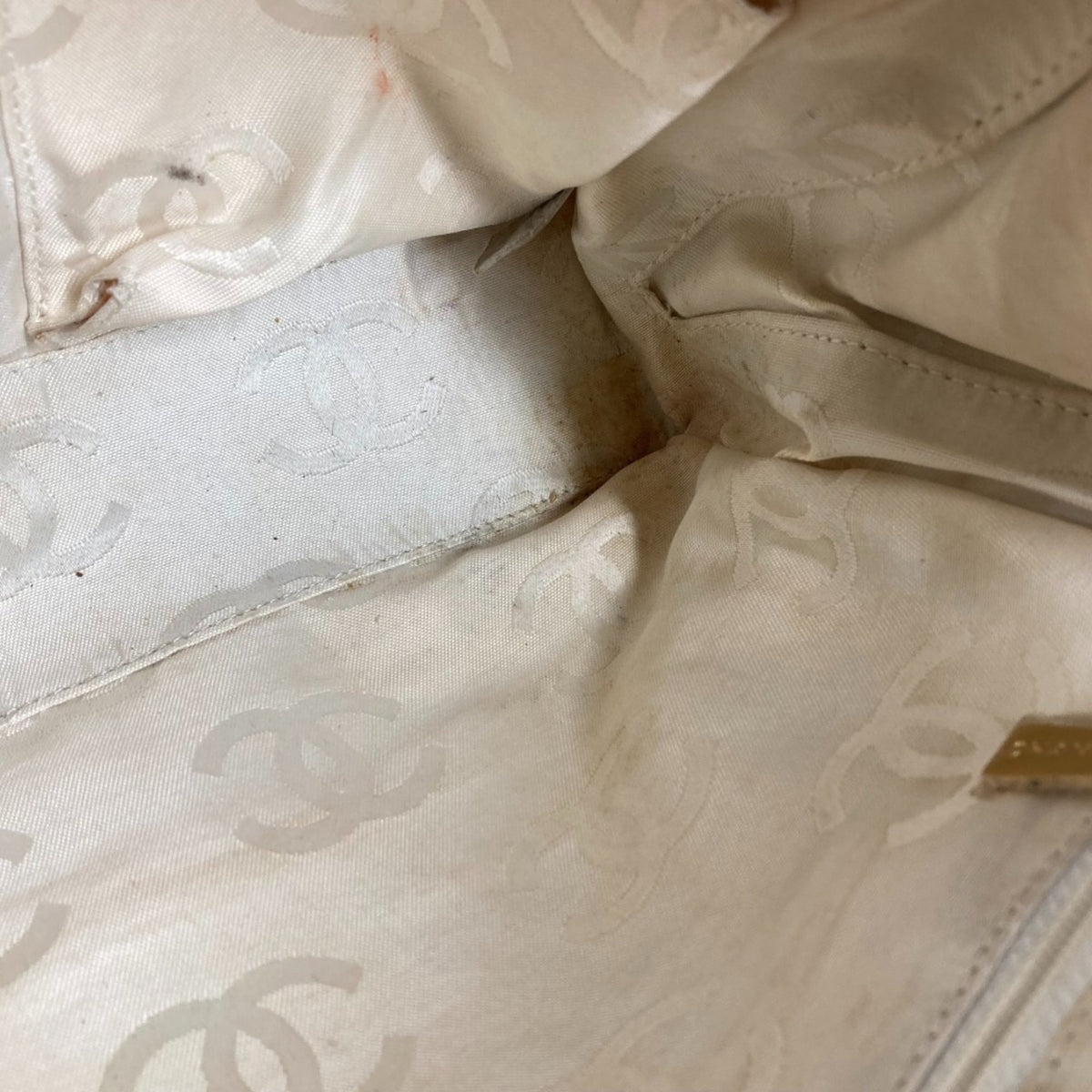 Chanel White Leather Shoulder Bag Tote Bag (Pre-Owned)