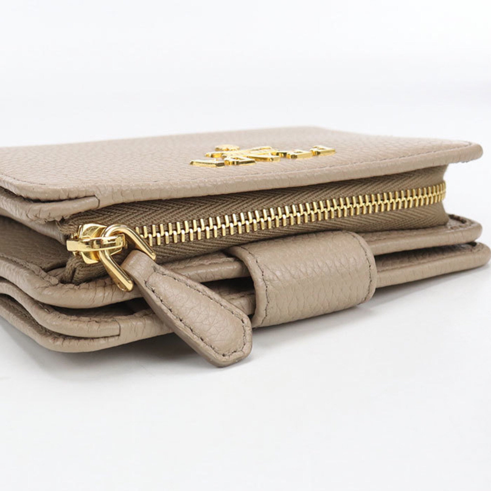 Prada Beige Leather Wallet (Bi-Fold) (Pre-Owned)