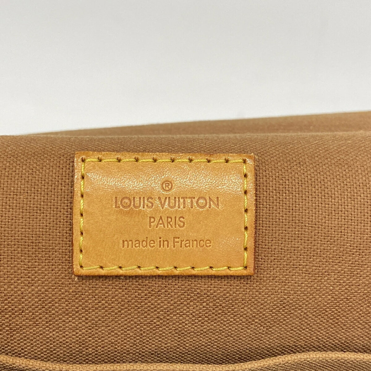 Louis Vuitton Brown Shoulder Bag (Pre-Owned)