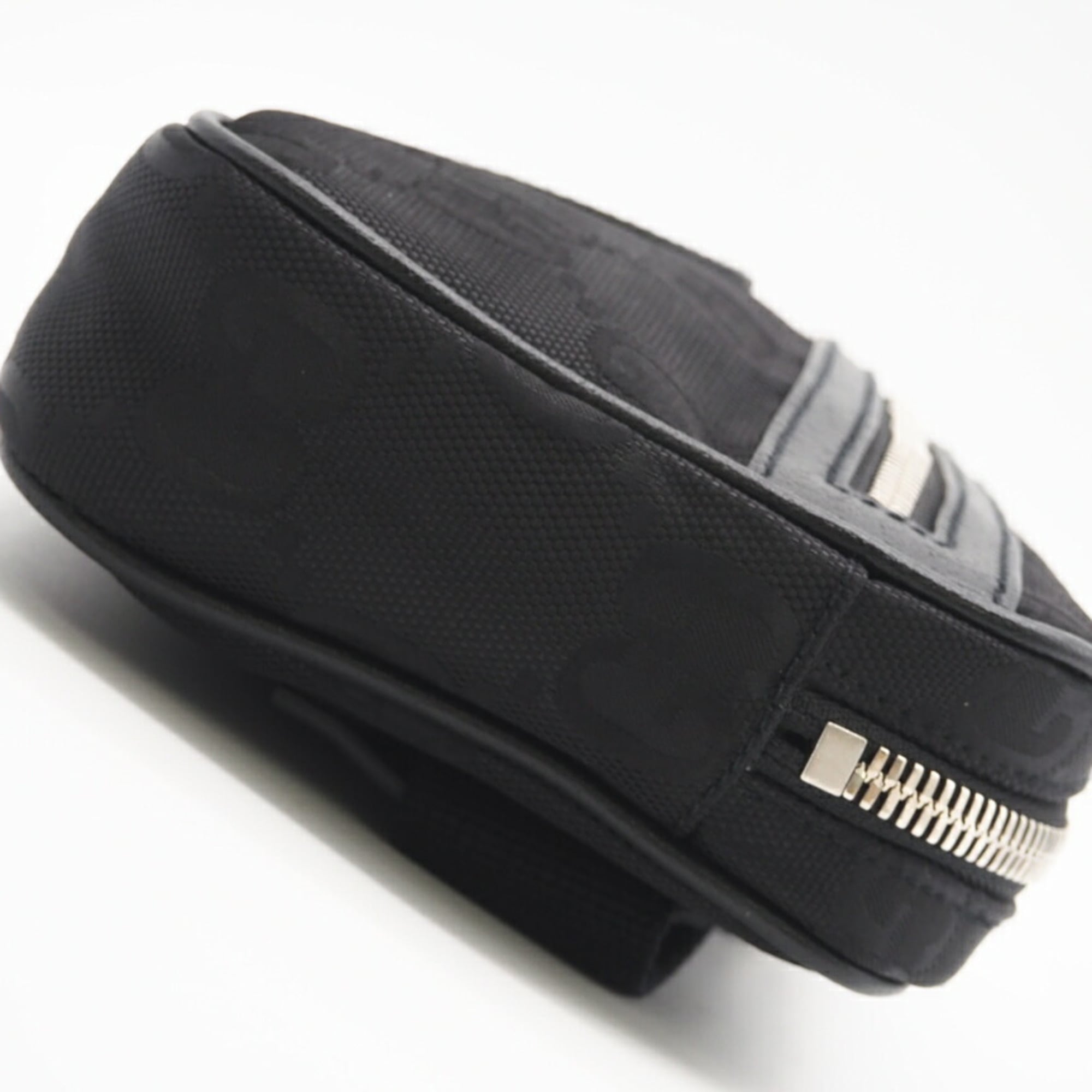 Gucci Black Nylon Leather Sling Bag (Pre-Owned)