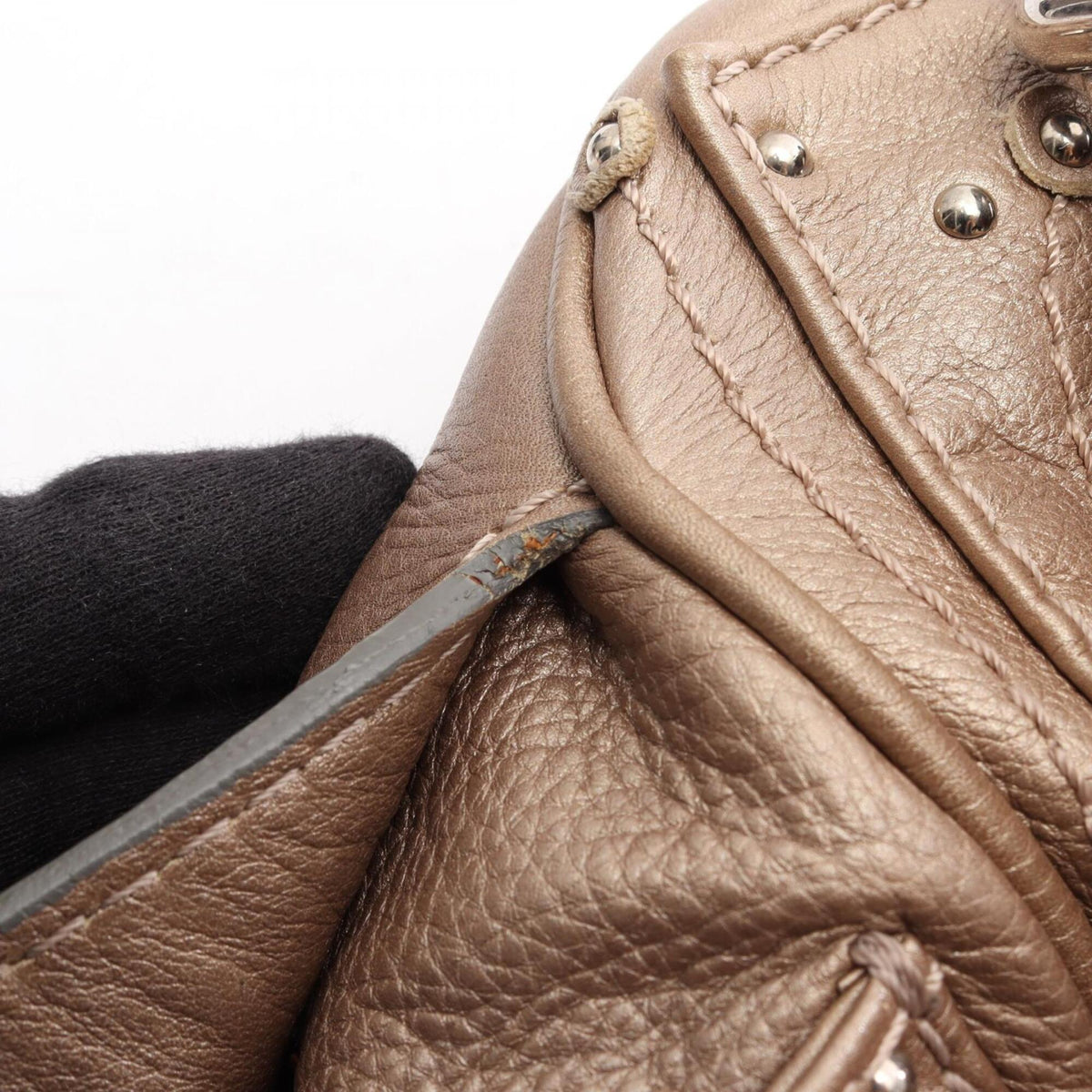 Chloé Gold Leather Handbag (Pre-Owned)