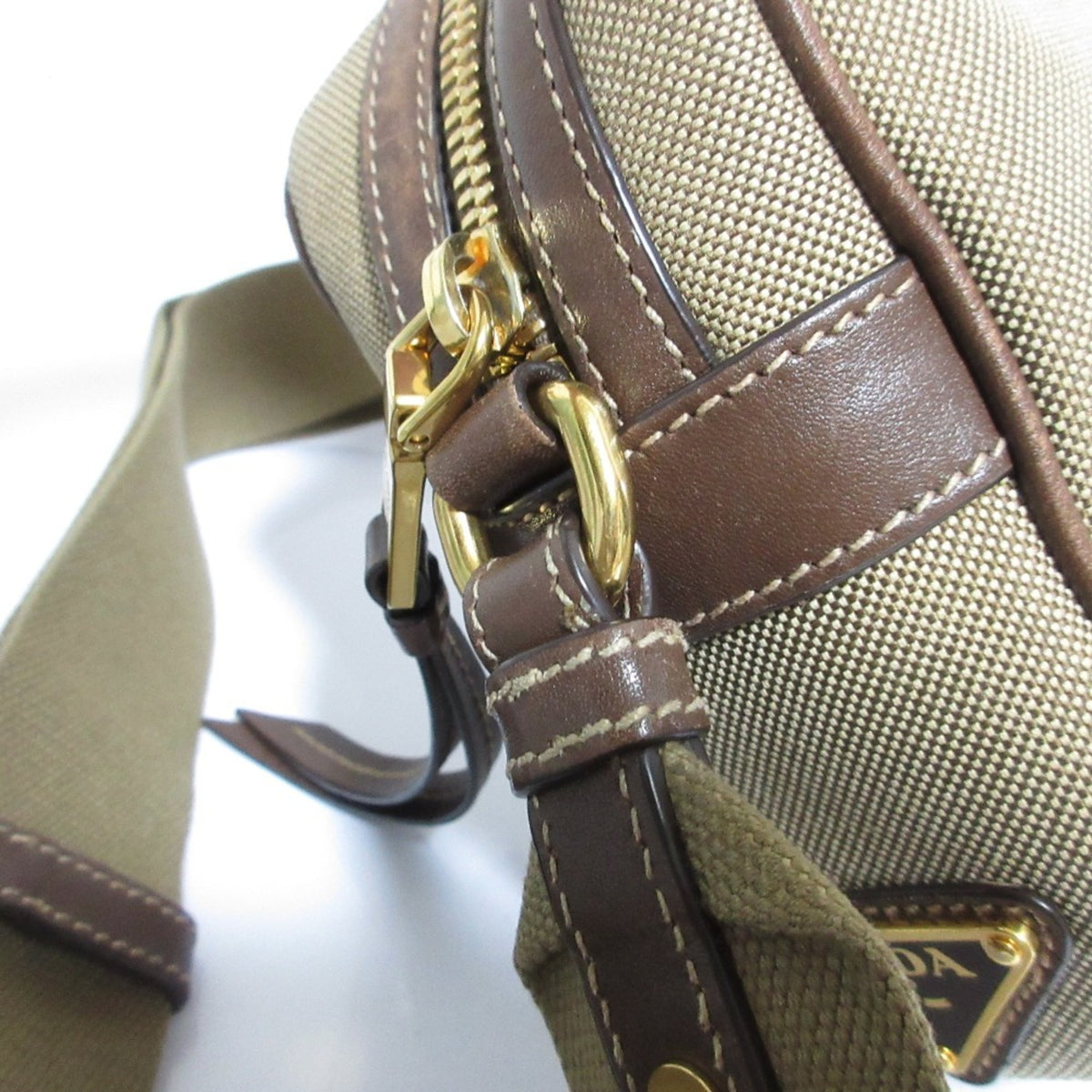 Prada Beige Shoulder Bag (Pre-Owned)