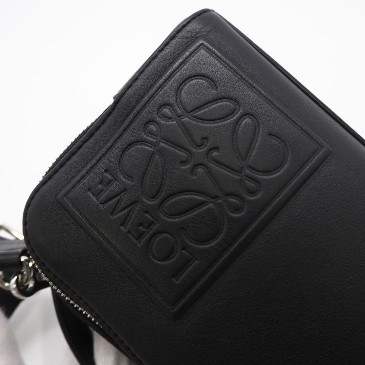 Loewe Black Leather Shoulder Bag (Pre-Owned)