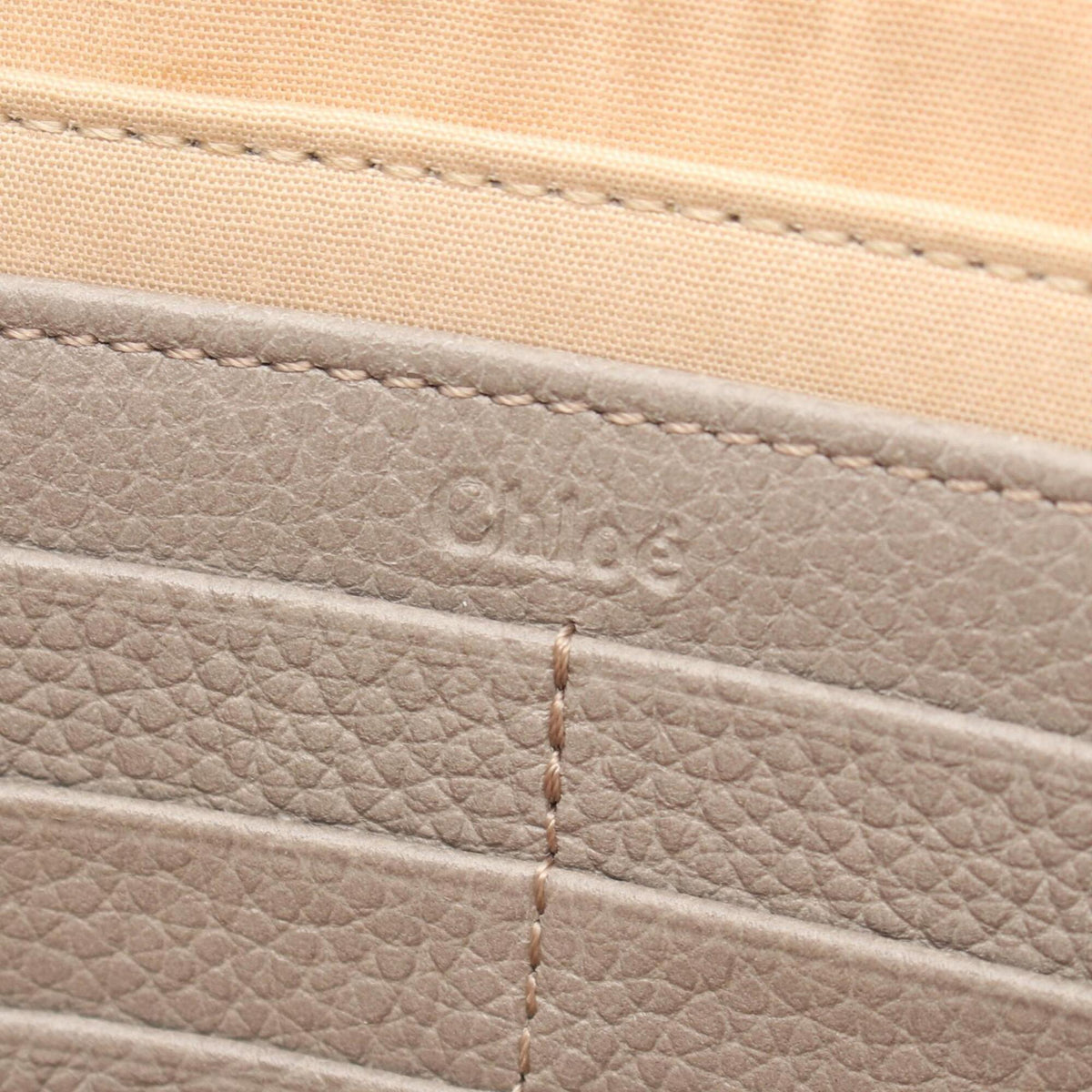 Chloé Beige Leather Clutch Bag Handbag (Pre-Owned)