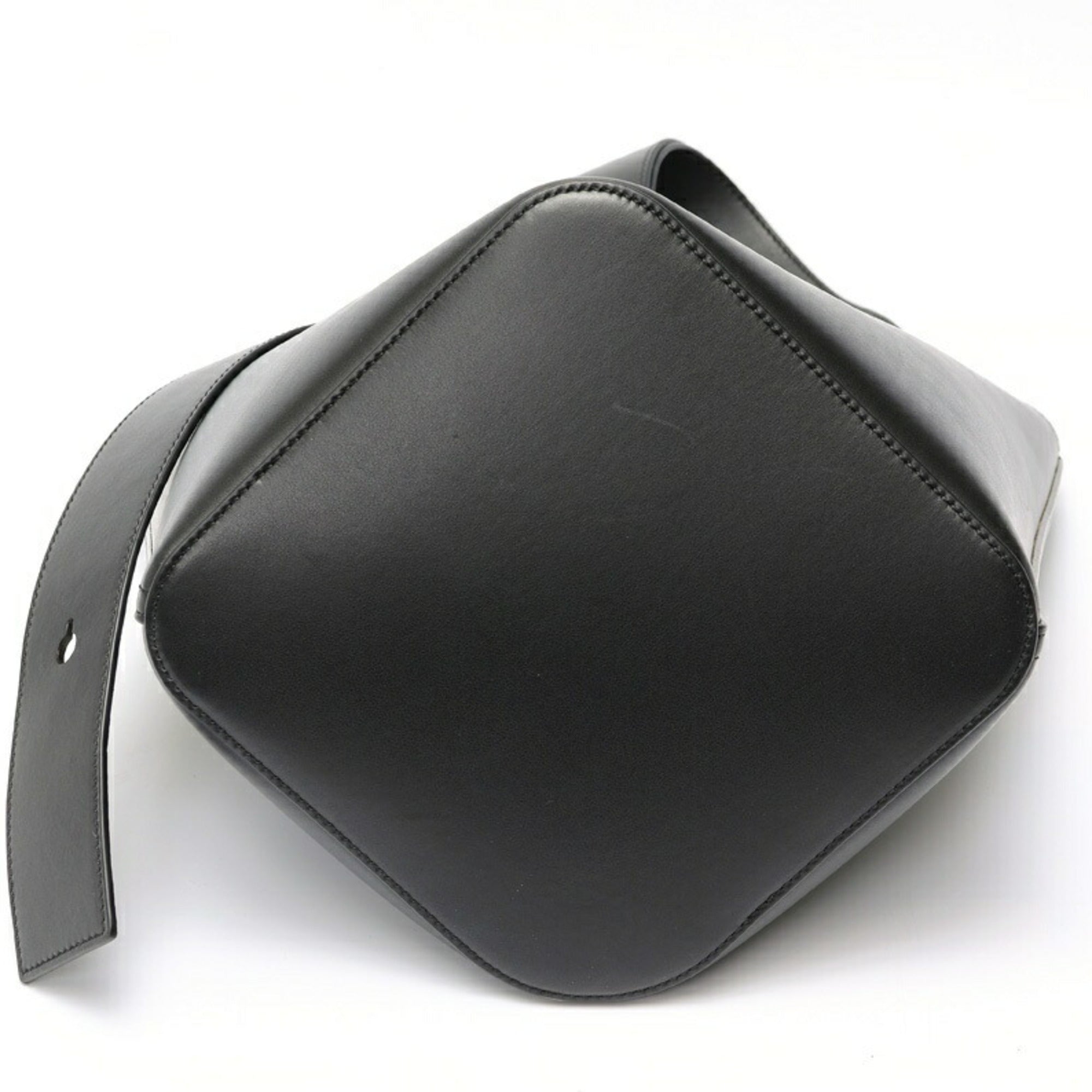 Loewe Black Leather Shoulder Bag (Pre-Owned)