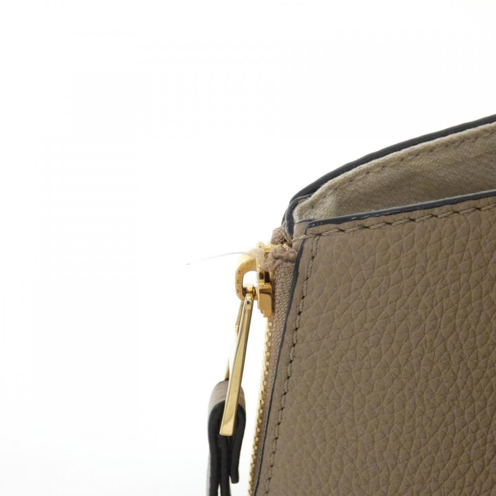 Loewe Sand Leather Shoulder Bag (Pre-Owned)