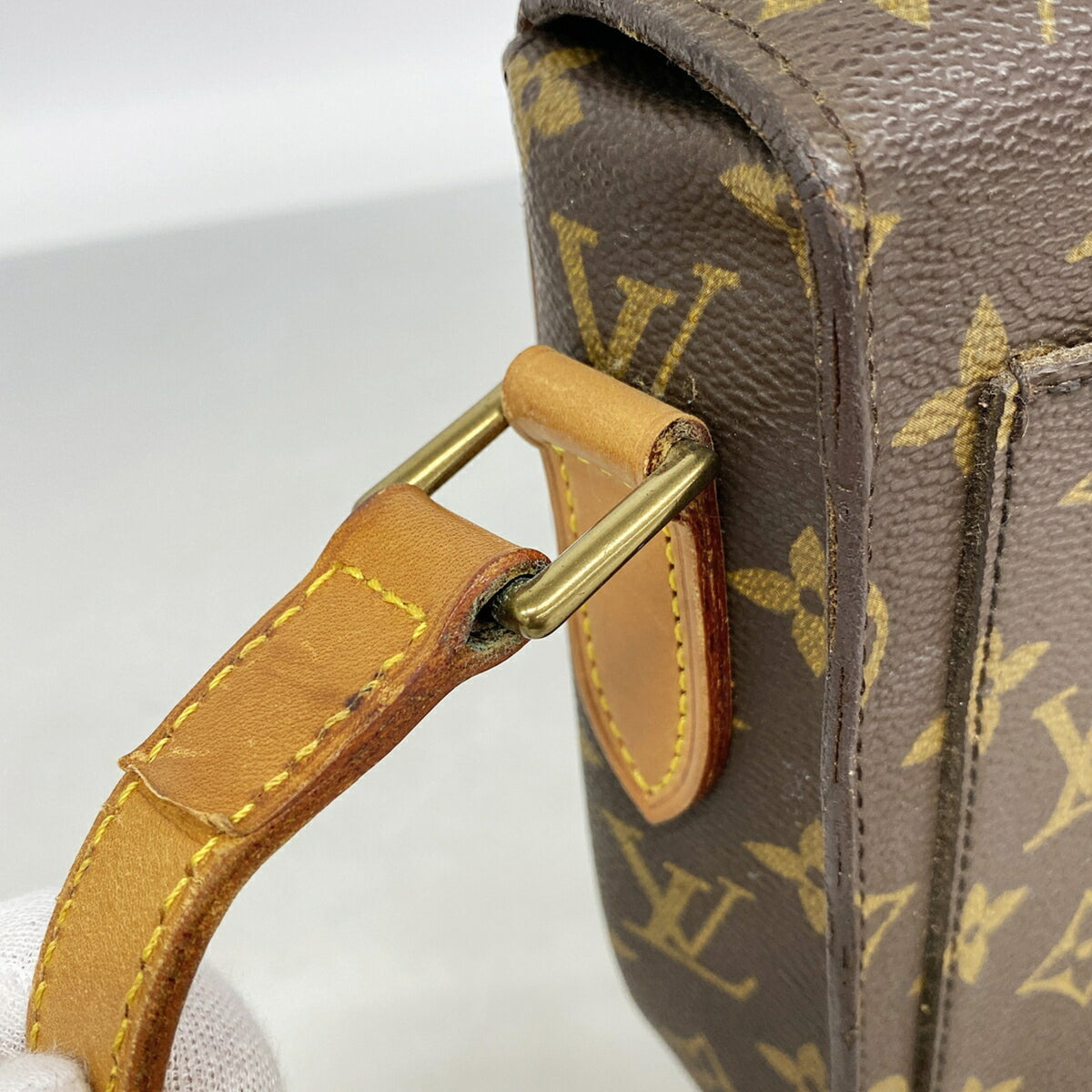 Louis Vuitton Brown Shoulder Bag (Pre-Owned)