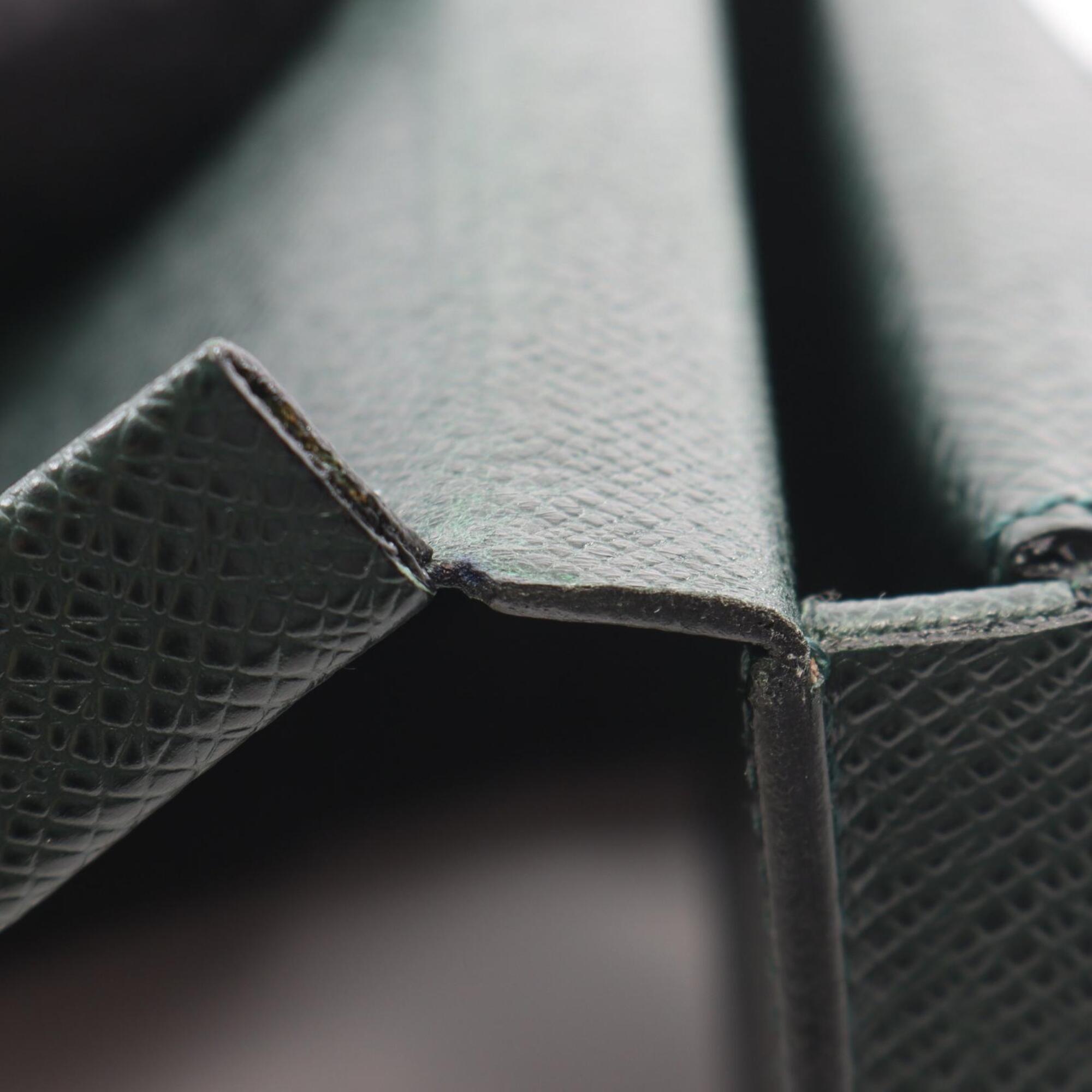 Louis Vuitton Taiga Episea Green Taiga Leather Coin Purse/Coin Case (Pre-Owned)