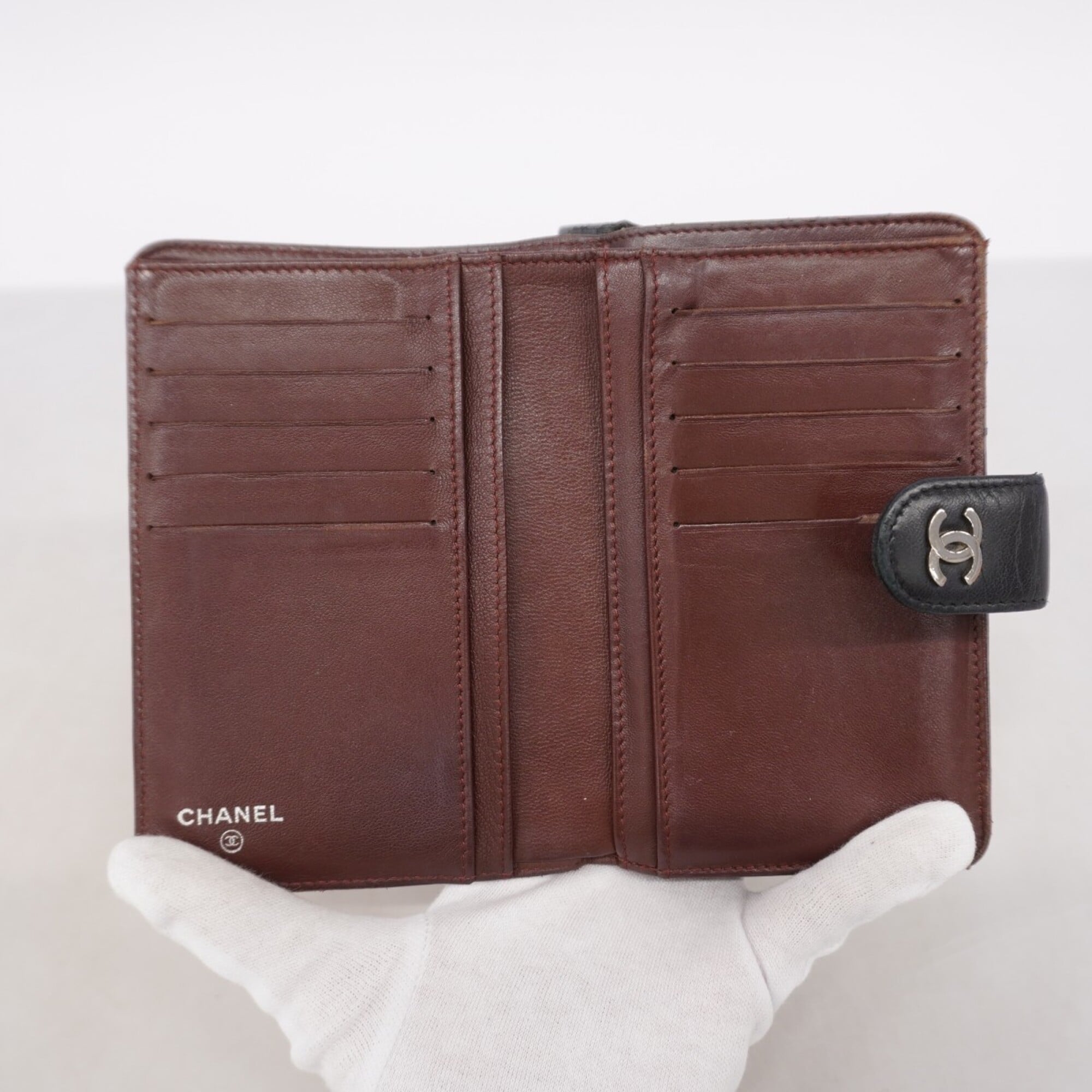Chanel Black Leather Wallet (Bi-Fold) (Pre-Owned)