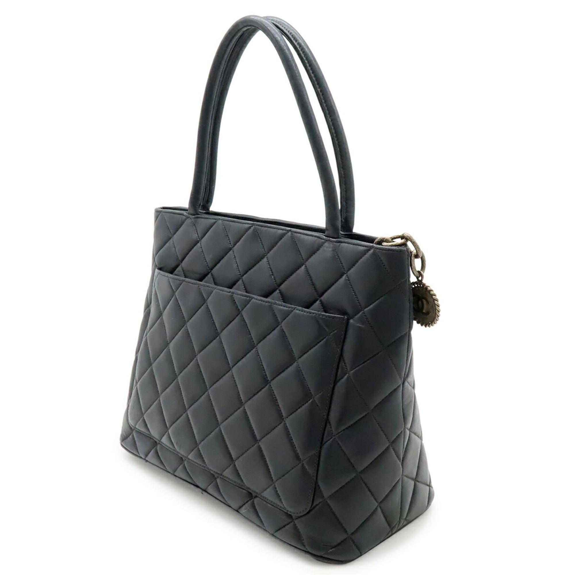 Chanel Matelasse Black Leather Shoulder Bag Tote Bag (Pre-Owned)
