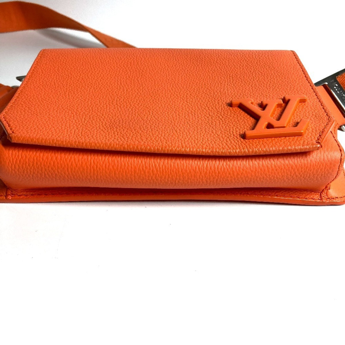 Louis Vuitton Orange Leather Fanny Pack Shoulder Bag (Pre-Owned)