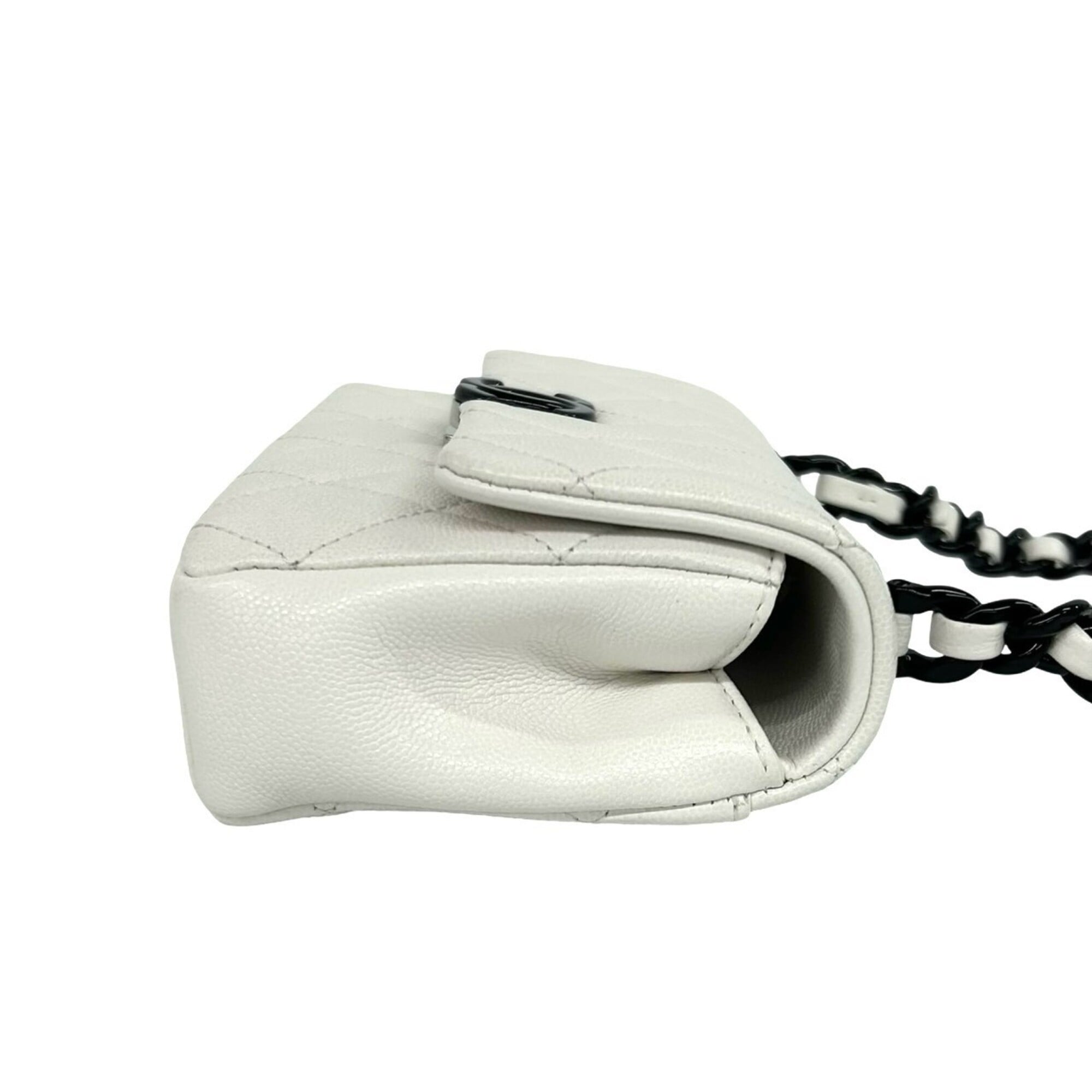 Chanel Black White Grained Calfskin Shoulder Bag (Pre-Owned)