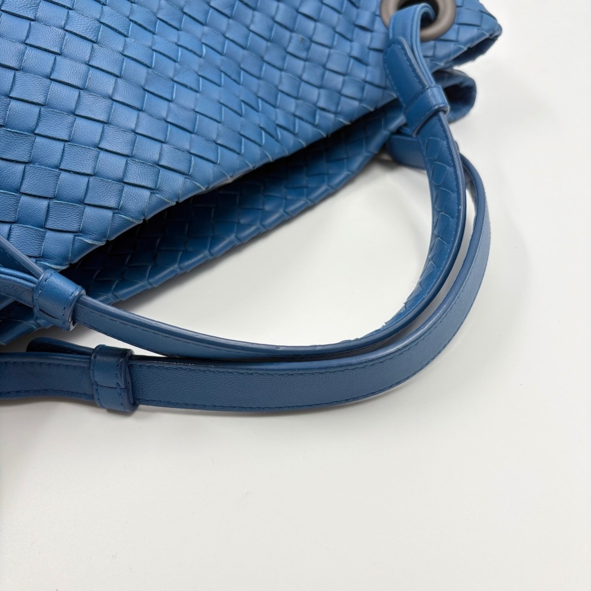 Bottega Veneta Blue Intrecciato Tote Bag (Pre-Owned)
