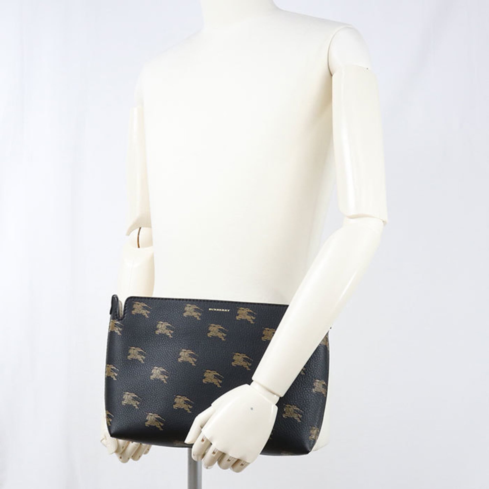 Burberry Black Leather Clutch Bag (Pre-Owned)