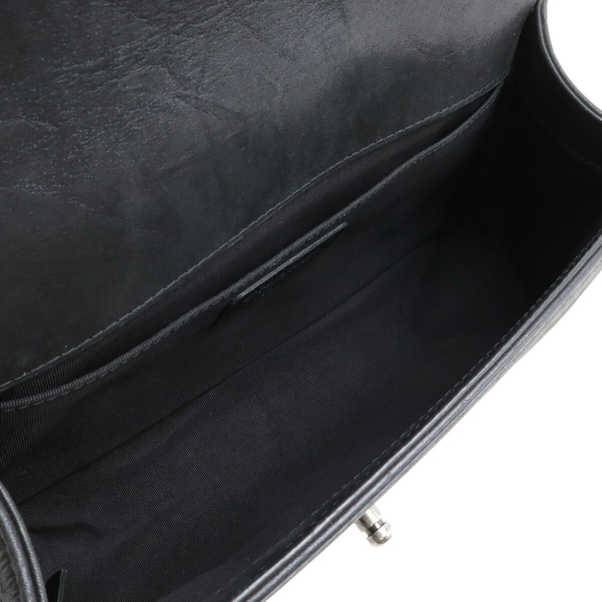 Chanel Black Leather Shoulder Bag (Pre-Owned)