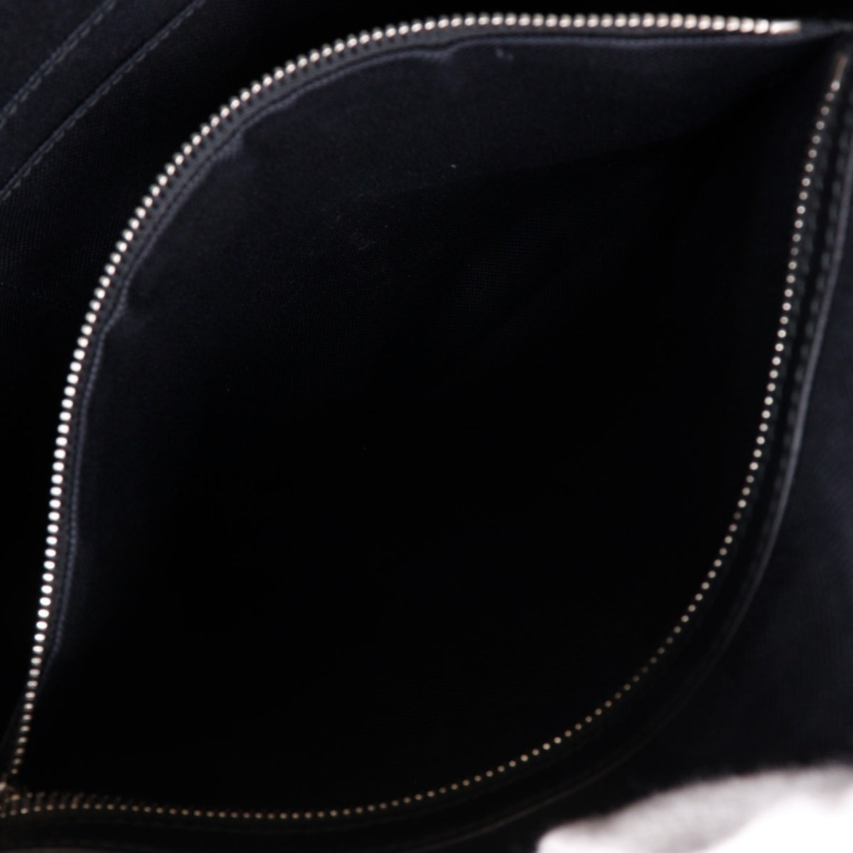 Gucci Black Gg Supreme Messenger Bag Shoulder Bag (Pre-Owned)