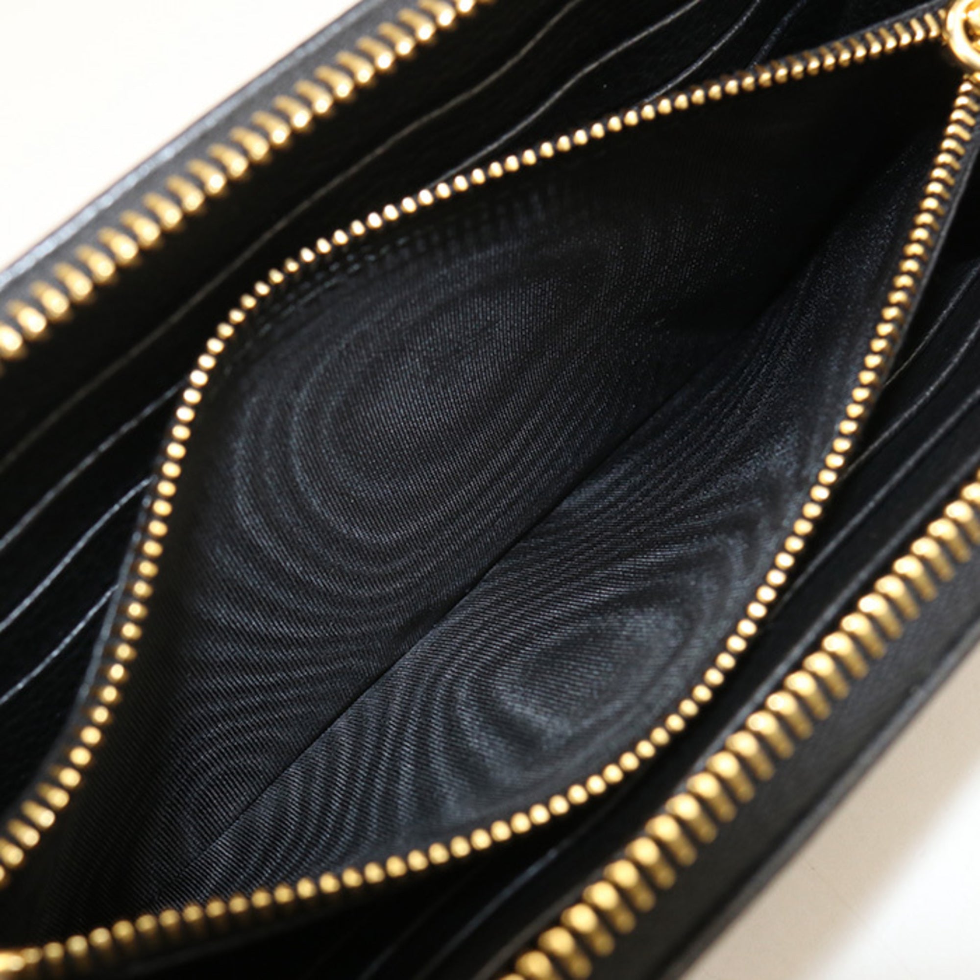 Prada Black Leather Long Wallet (Bi-Fold) (Pre-Owned)