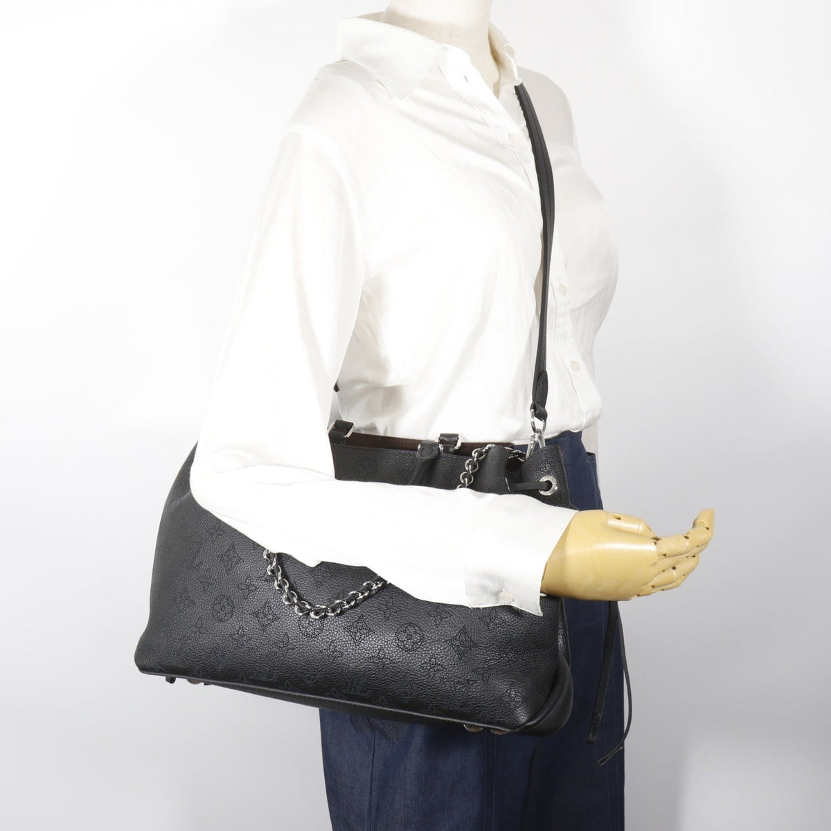 Louis Vuitton Black Noir Monogram Mahina Leather Handbag (Pre-Owned)