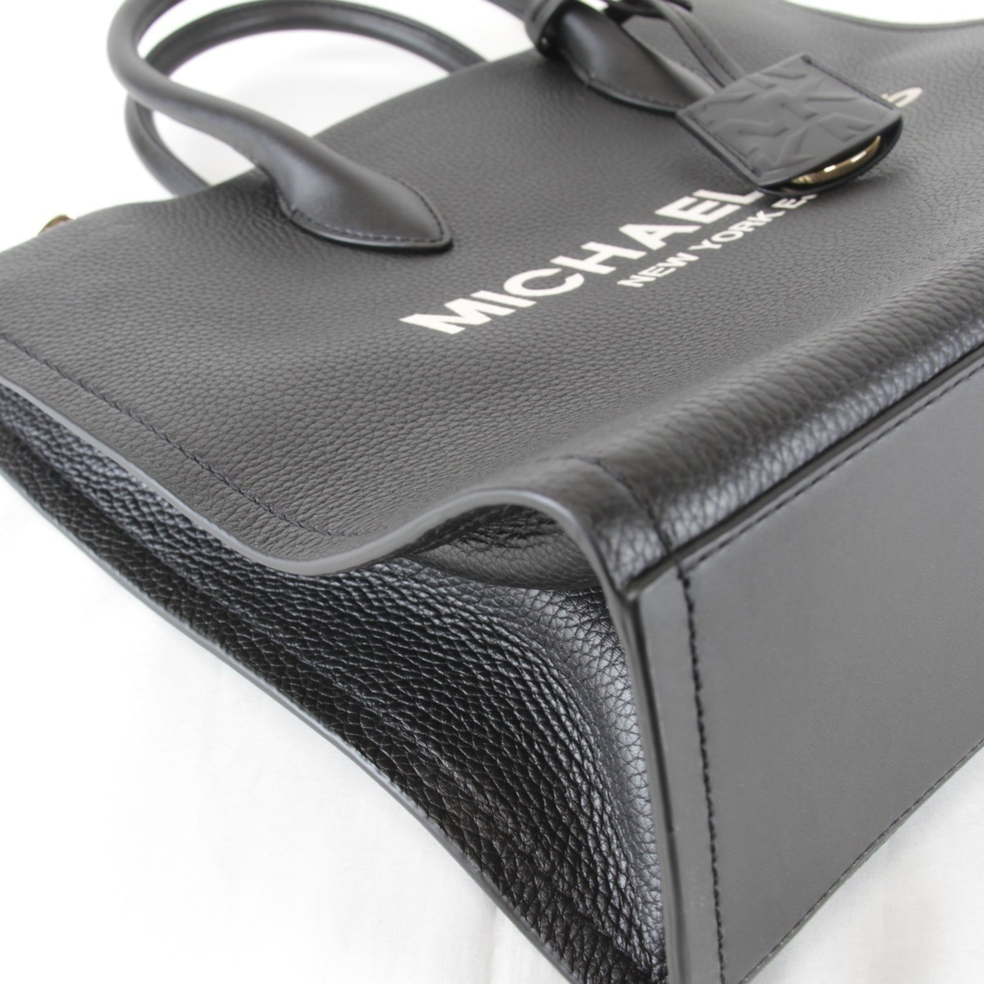 Michael Kors Black Leather Tote Bag (Pre-Owned)