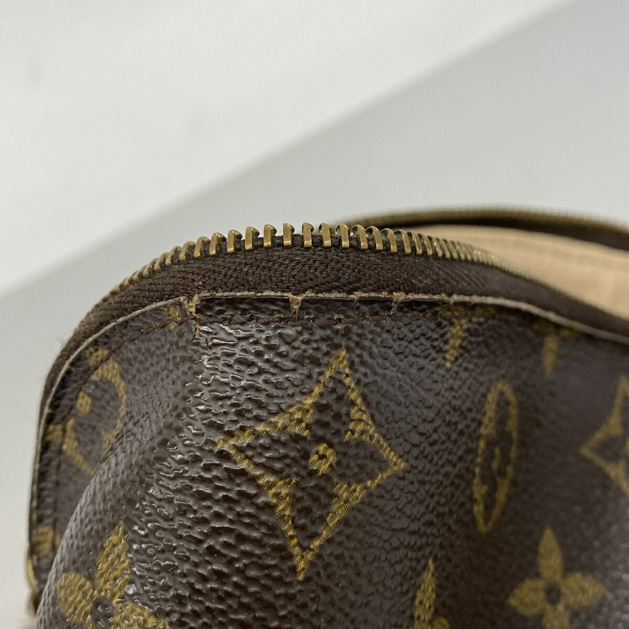 Louis Vuitton Brown Pouch (Pre-Owned)