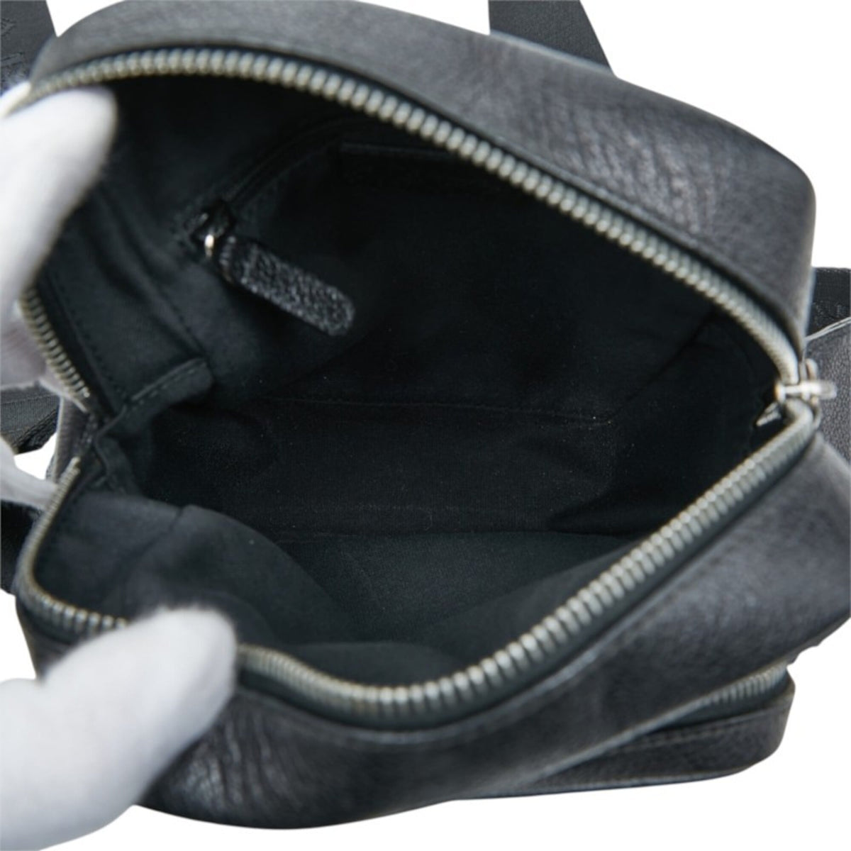 Bvlgari Black Leather Shoulder Bag (Pre-Owned)