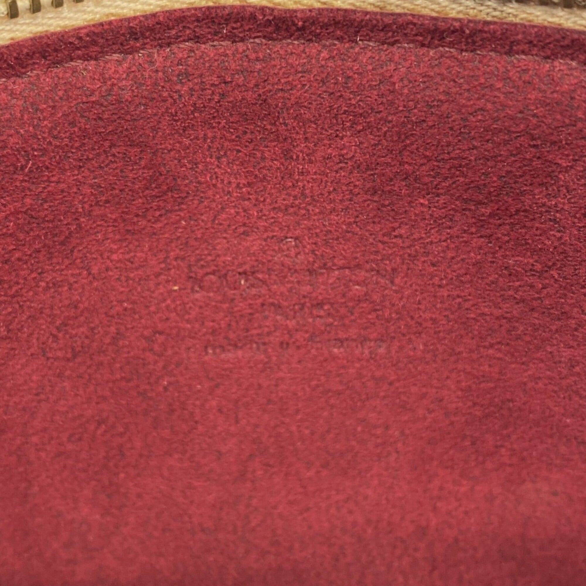 Louis Vuitton Blanc Pouch (Pre-Owned)