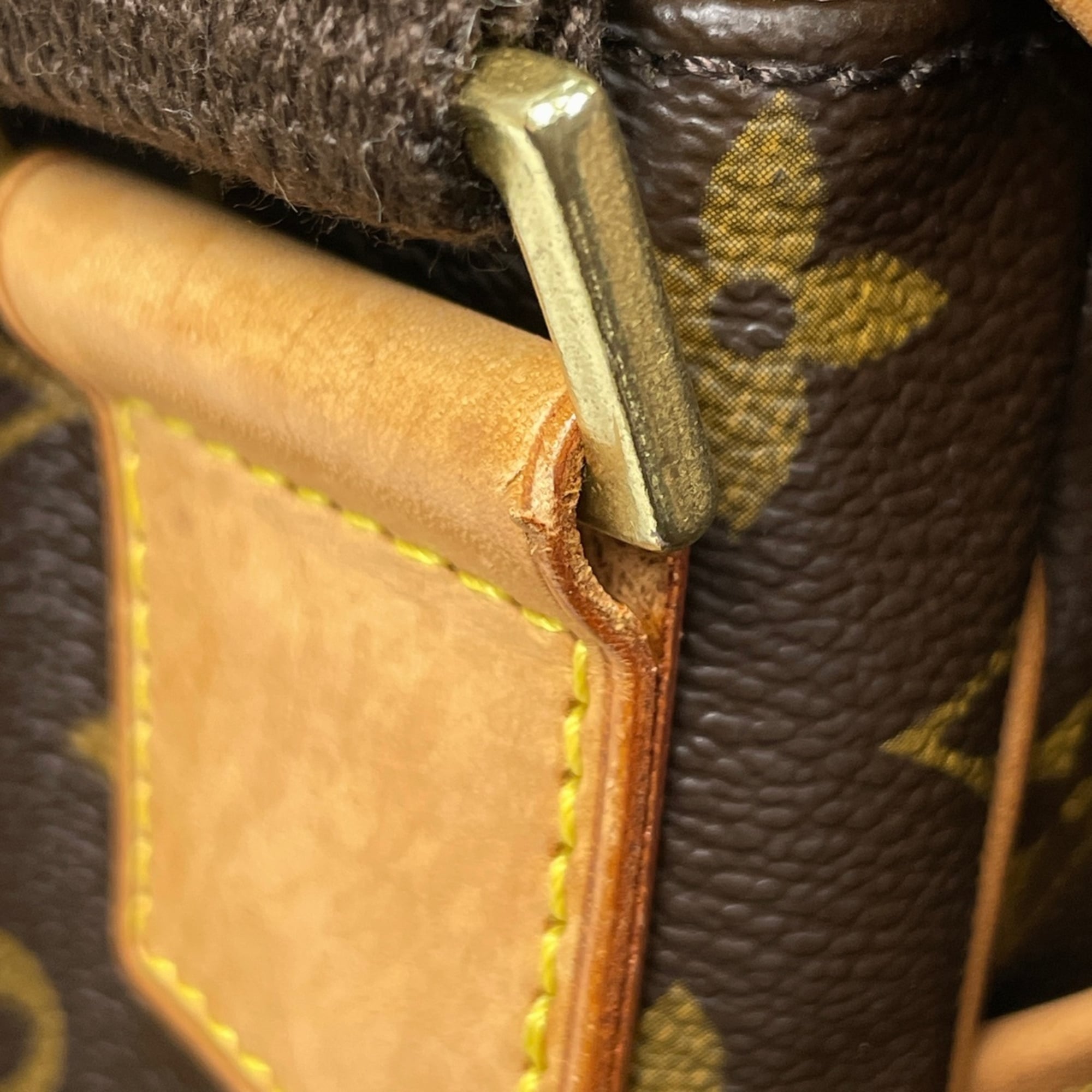Louis Vuitton Brown Monogram Monogram Shoulder Bag (Pre-Owned)