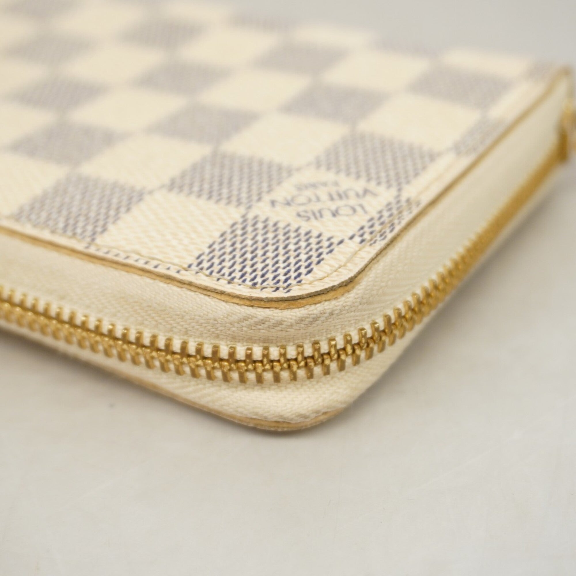 Louis Vuitton White Long Wallet (Bi-Fold) (Pre-Owned)