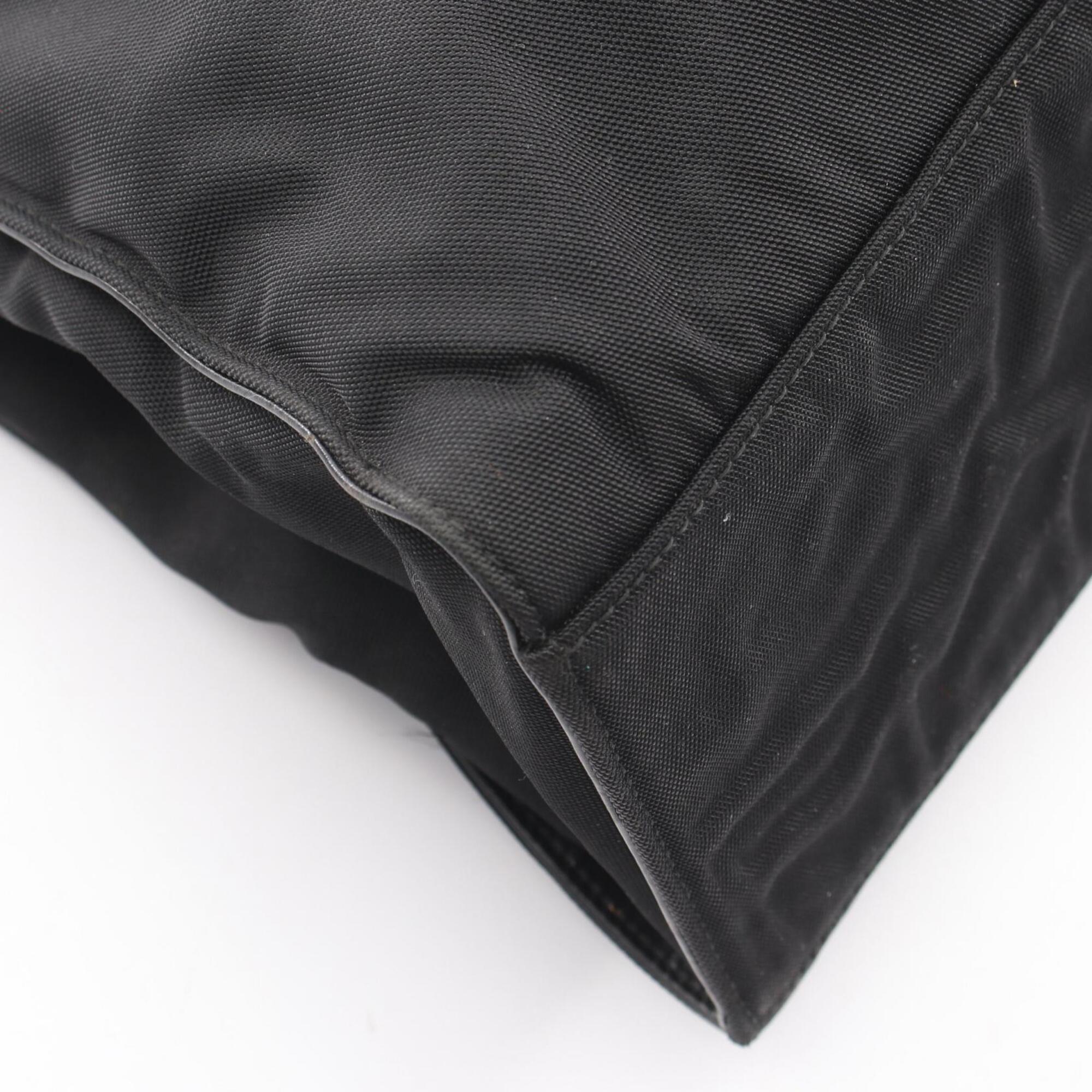 Gucci Black Nylon Handbag Tote Bag (Pre-Owned)