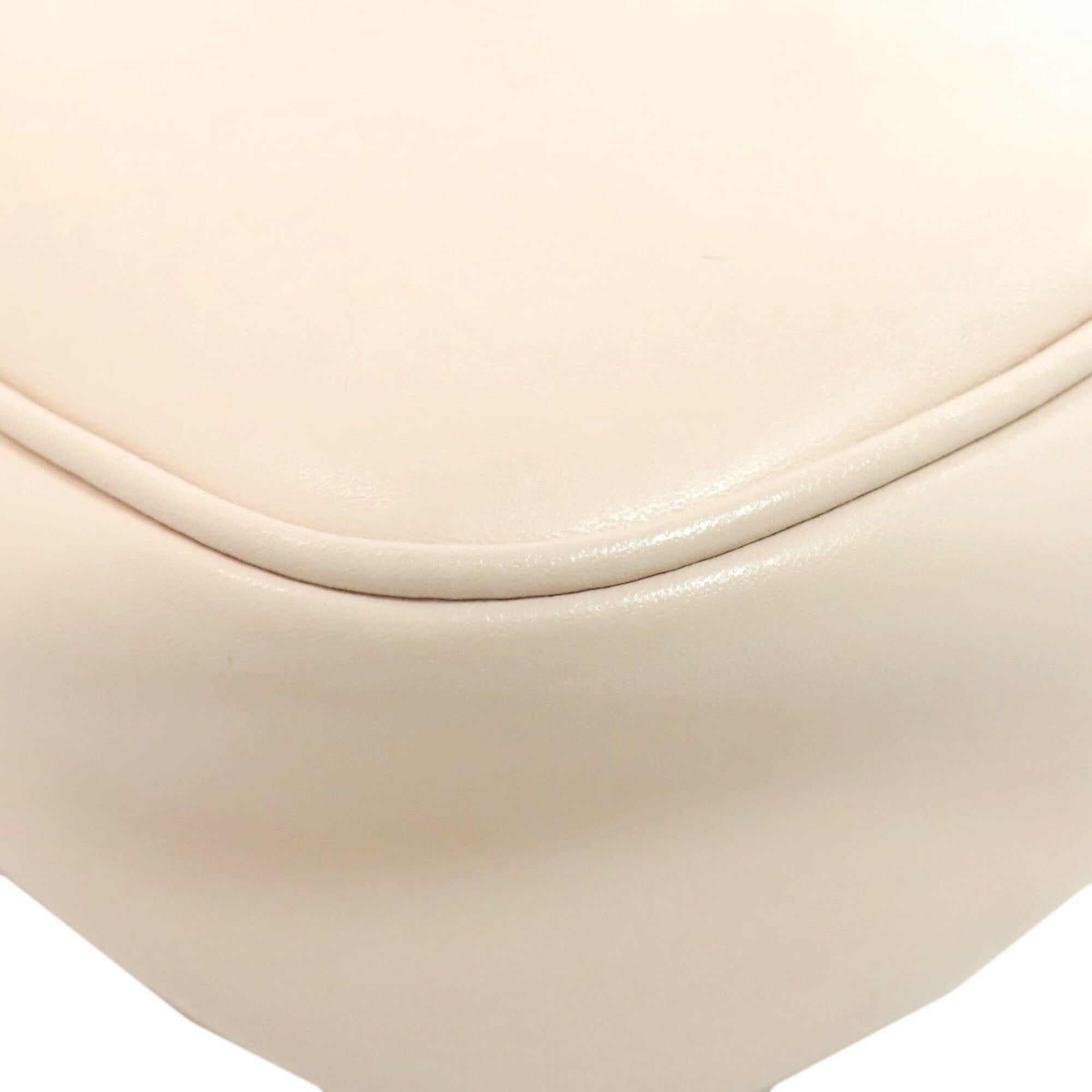 Salvatore Ferragamo Beige White Leather Shoulder Bag (Pre-Owned)