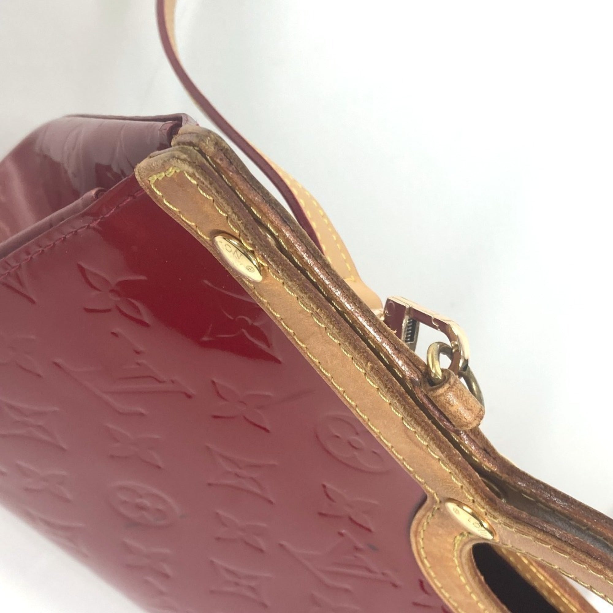 Louis Vuitton Monogram Vernis Red Color Monogram Vernis Handbag (Pre-Owned)