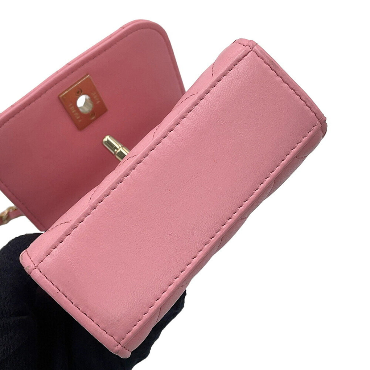 Chanel Matelasse Pink Leather Handbag (Pre-Owned)