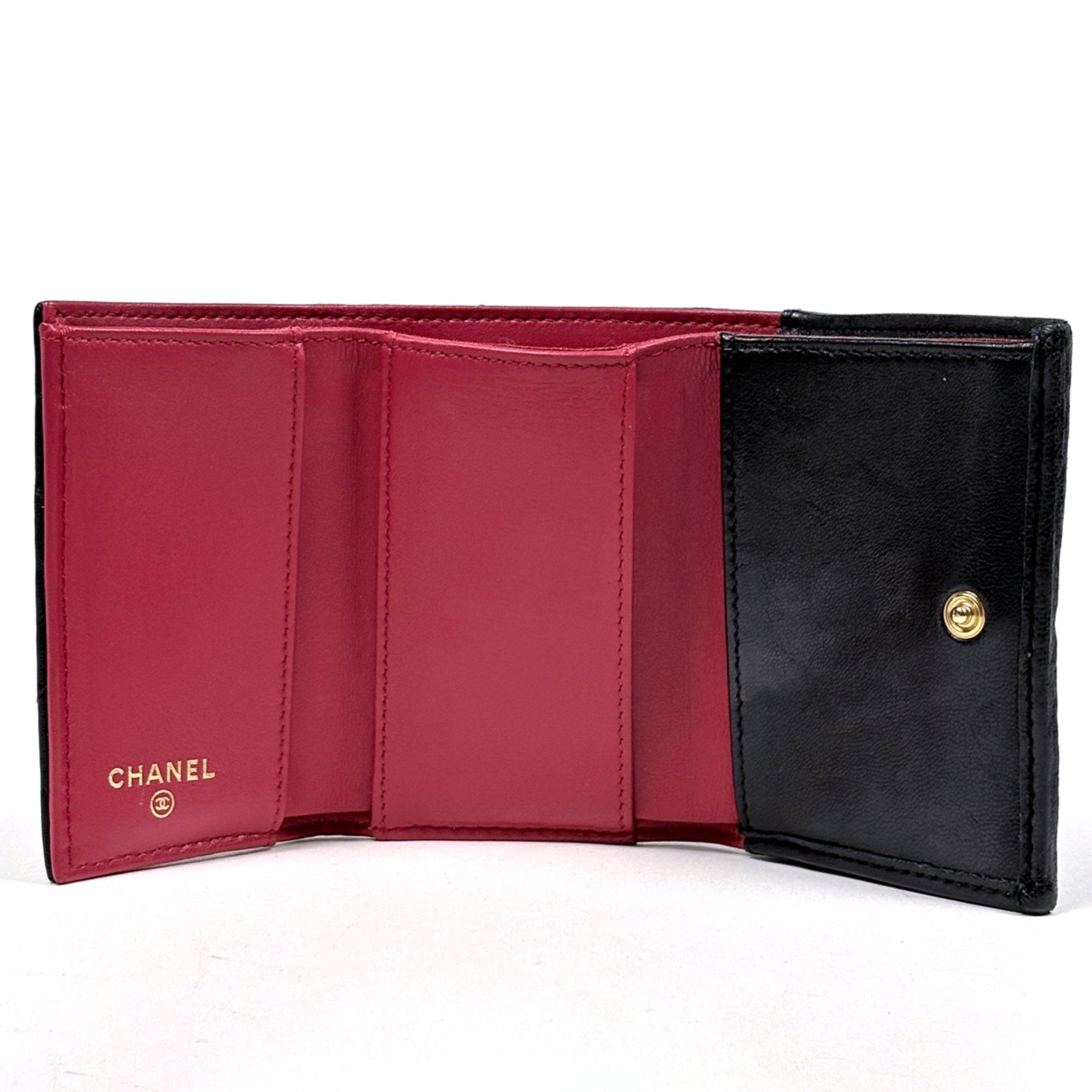Chanel Black Leather Wallet (Bi-Fold) (Pre-Owned)