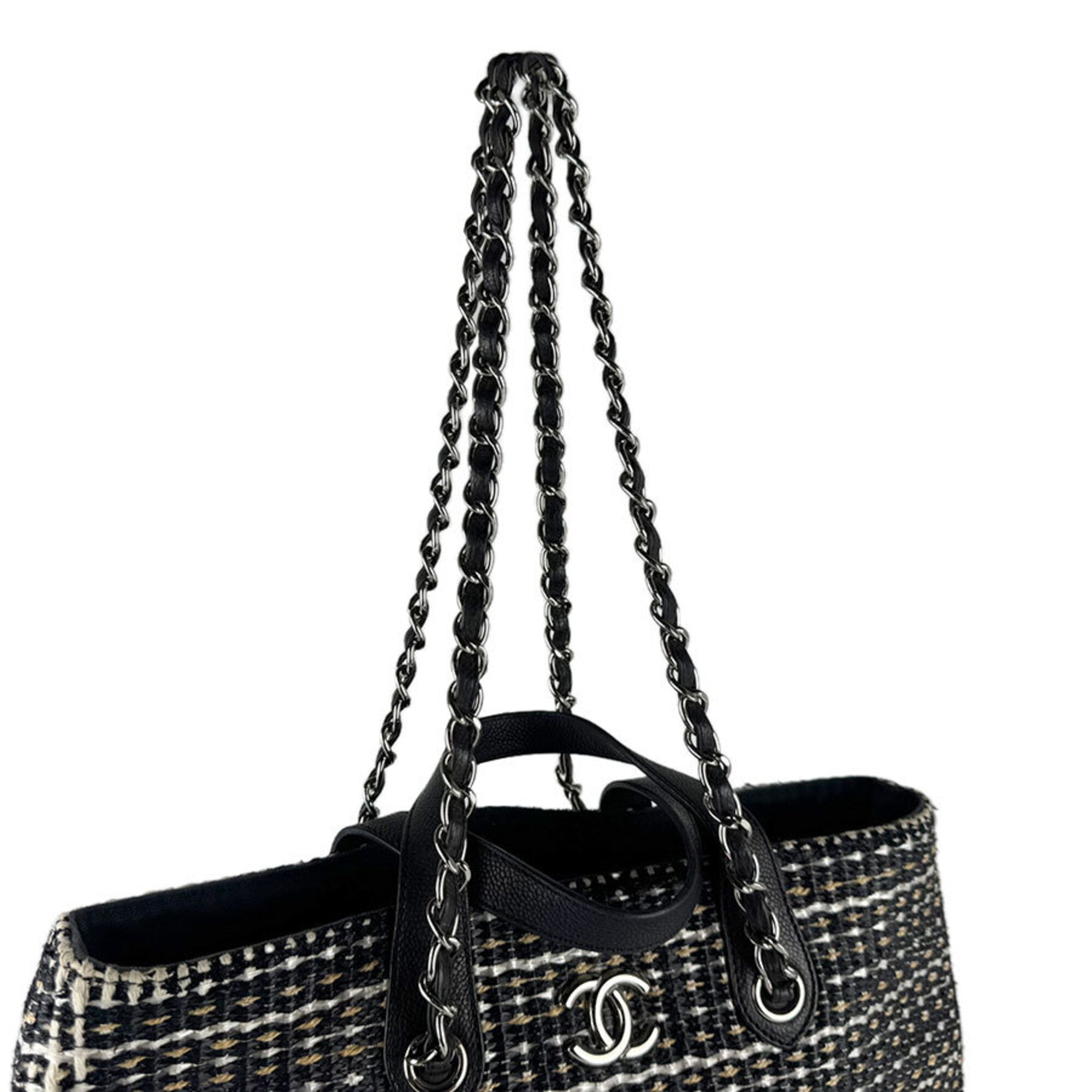 Chanel Beige Black White Raffia Handbag Shoulder Bag (Pre-Owned)