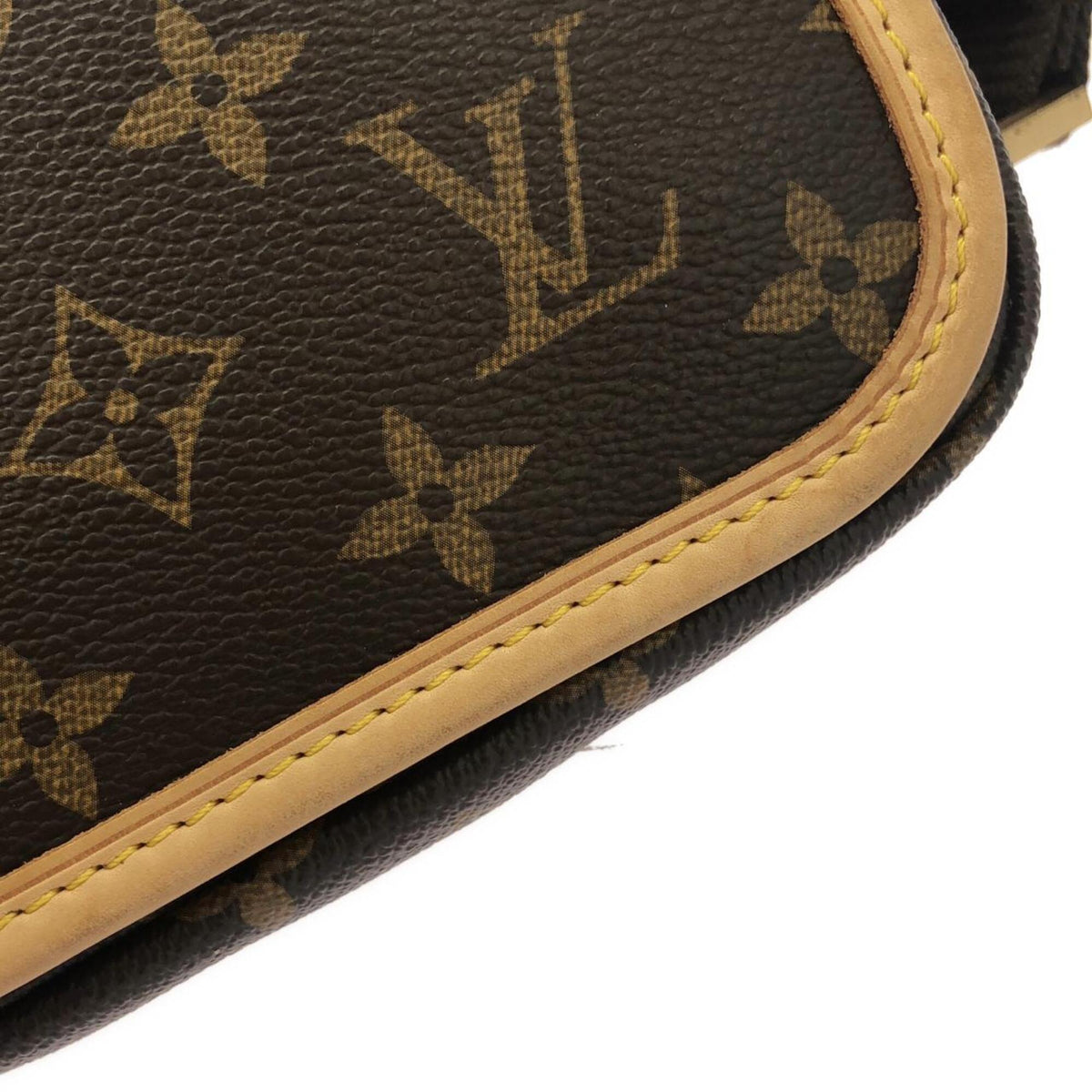Louis Vuitton Marron Coated Canvas Shoulder Bag (Pre-Owned)