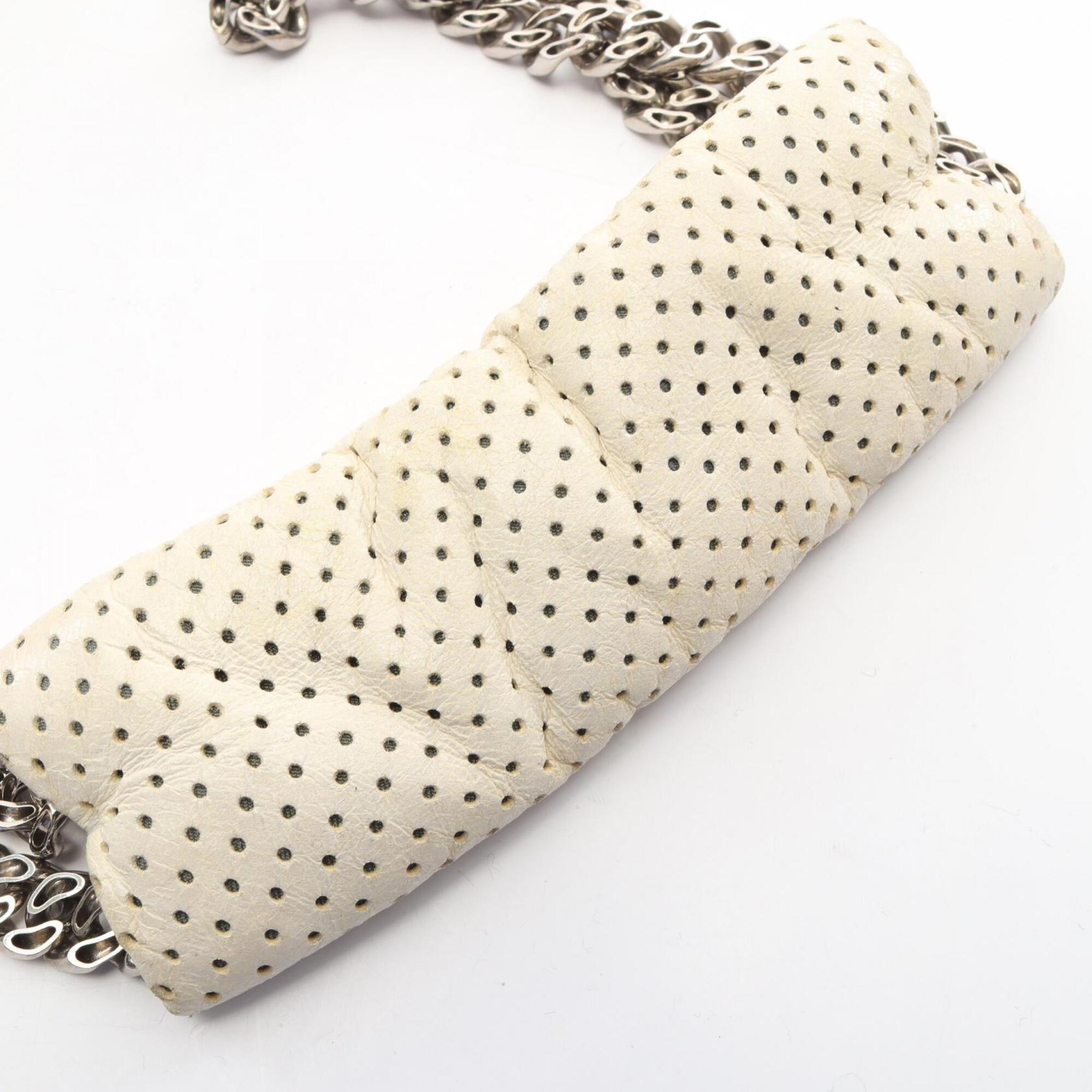 Chanel White Leather Handbag Shoulder Bag (Pre-Owned)