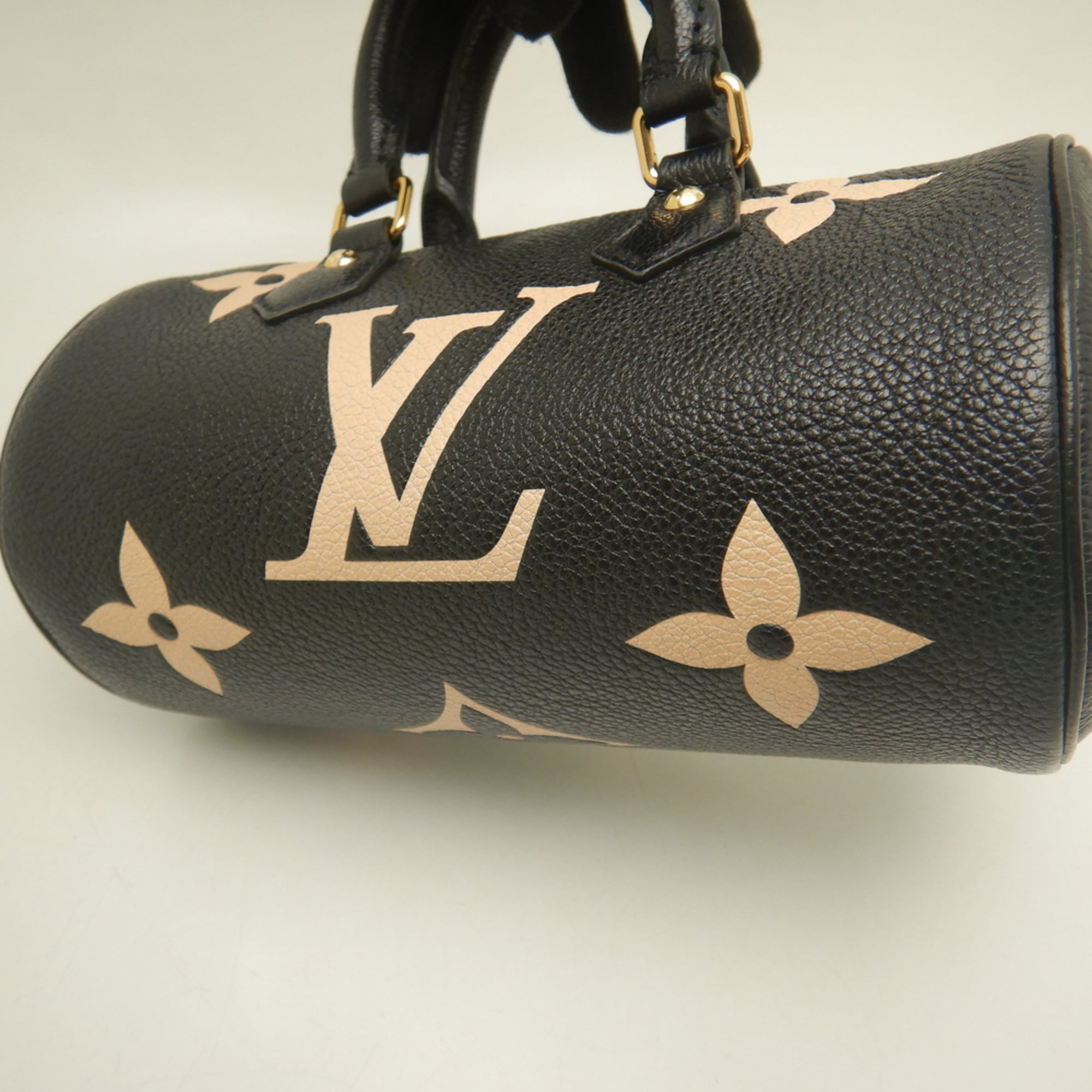 Louis Vuitton Noir Leather Handbag Pouch (Pre-Owned)