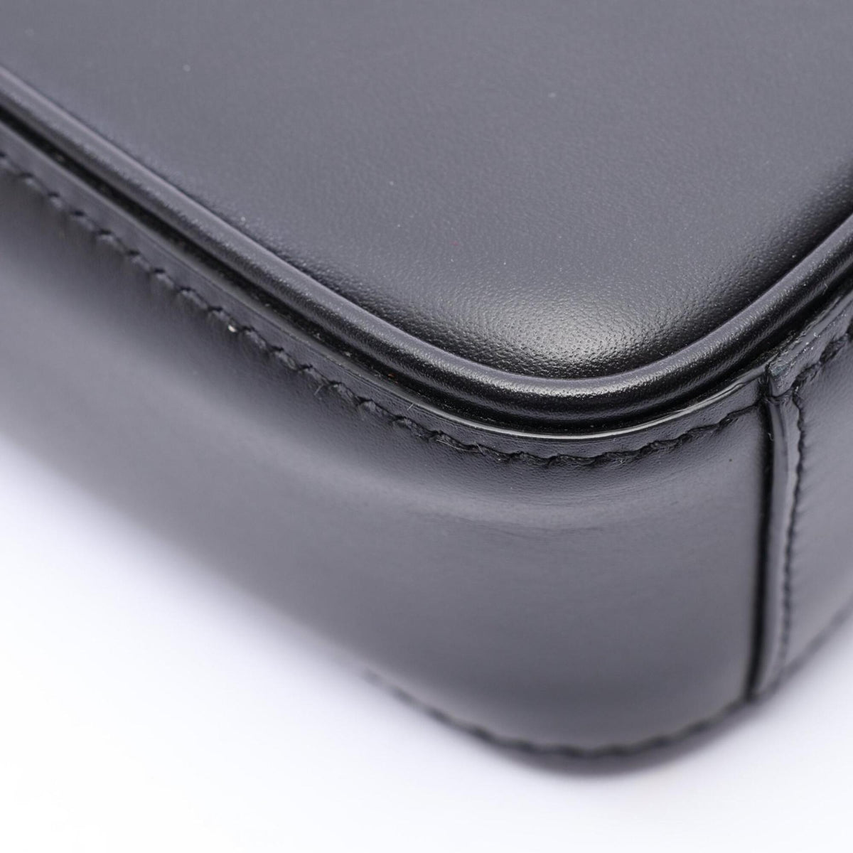 Yves Saint Laurent Black Leather Handbag (Pre-Owned)