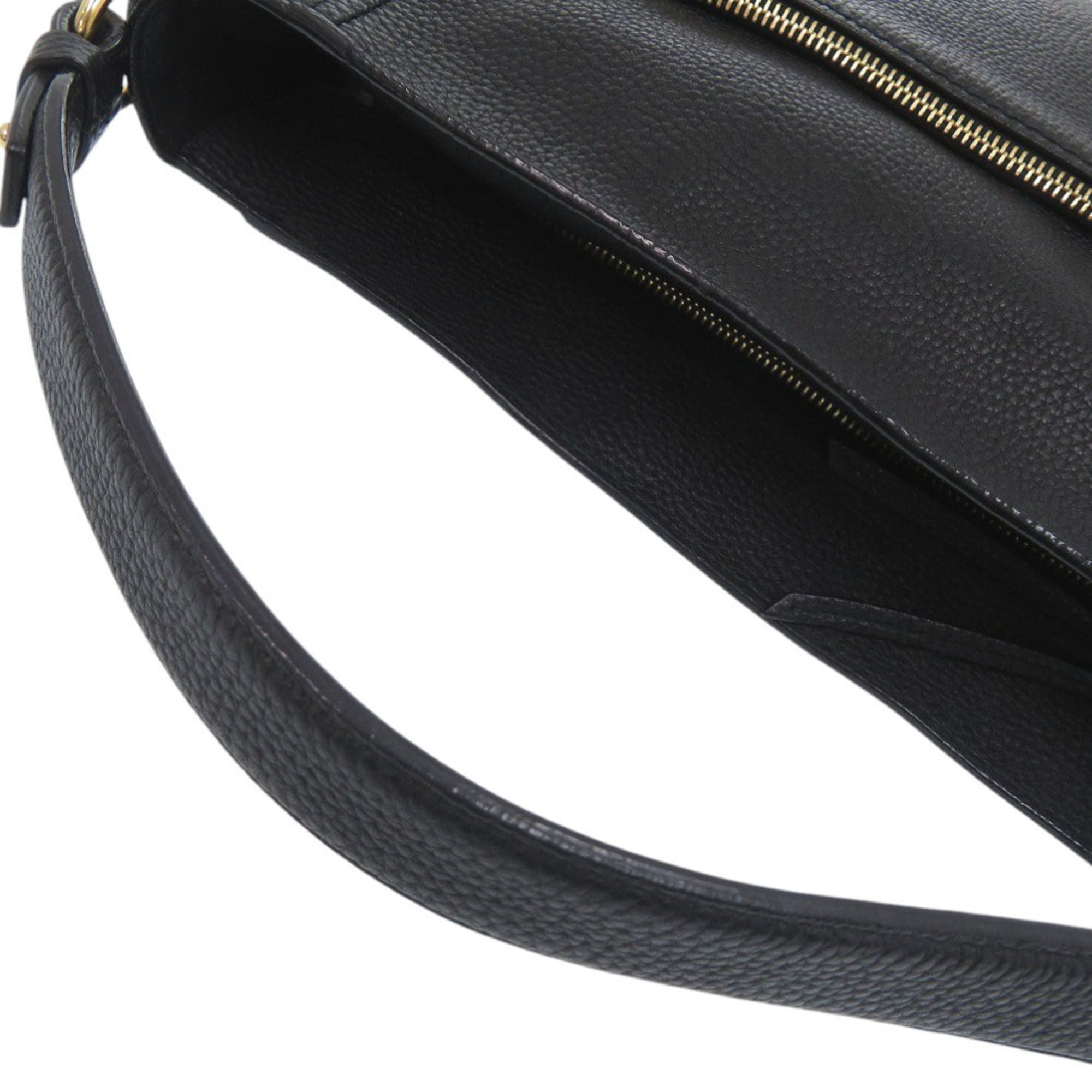 Salvatore Ferragamo Black Leather Shoulder Bag (Pre-Owned)